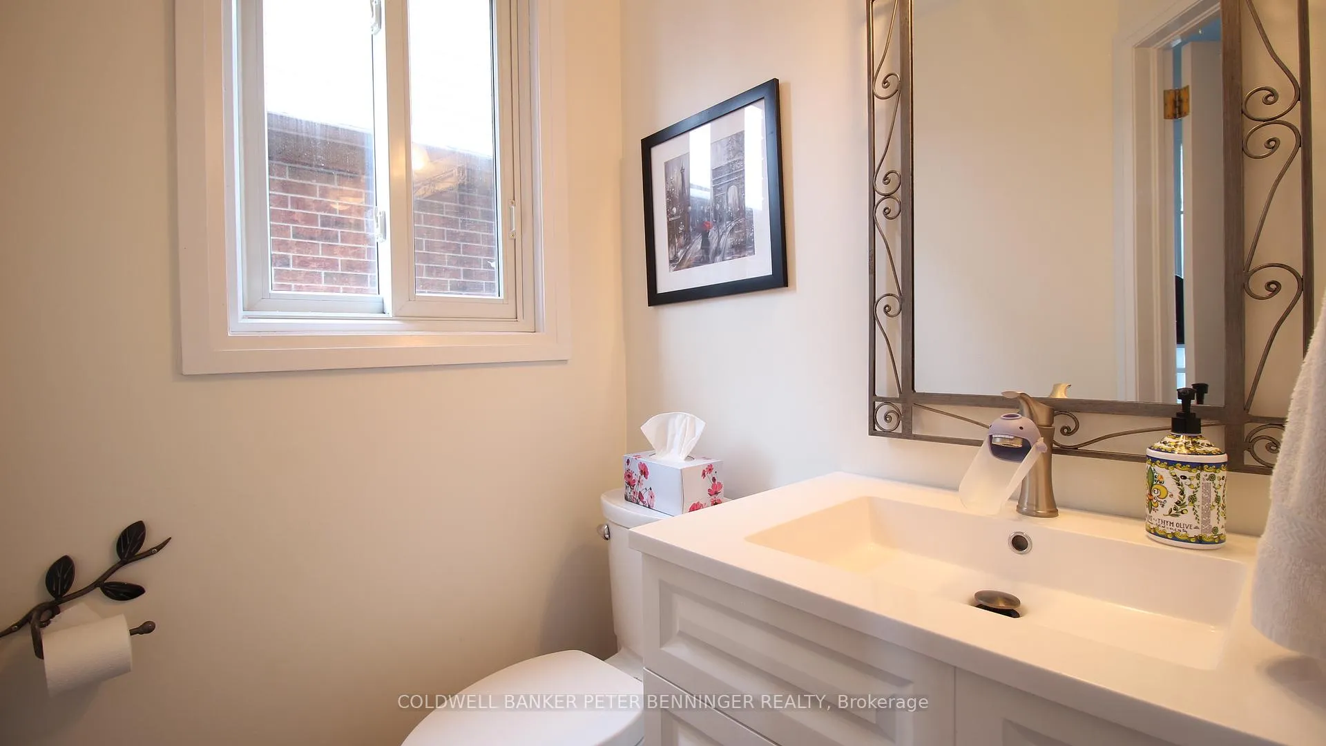 Photo 4 of Unit A, 410 Tealby Crescent, Waterloo — HOMEH