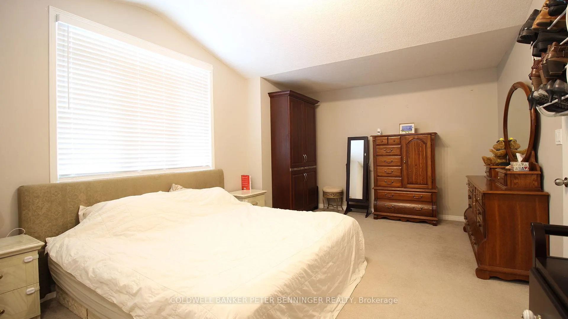 Photo 16 of Unit A, 410 Tealby Crescent, Waterloo — HOMEH