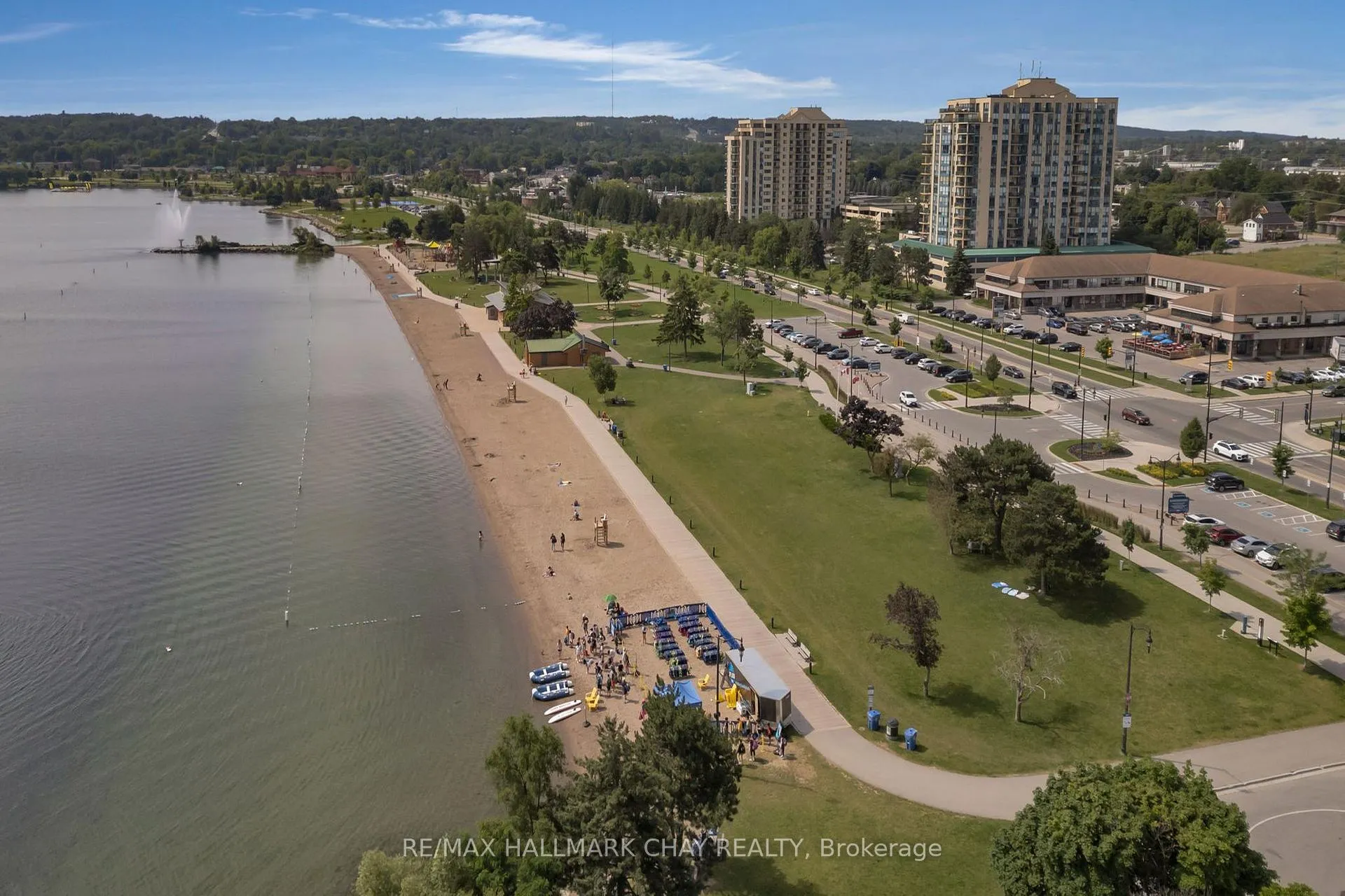 Photo 6 of Unit 1108, 2 Toronto Street, Barrie, Lakeshore — HOMEH