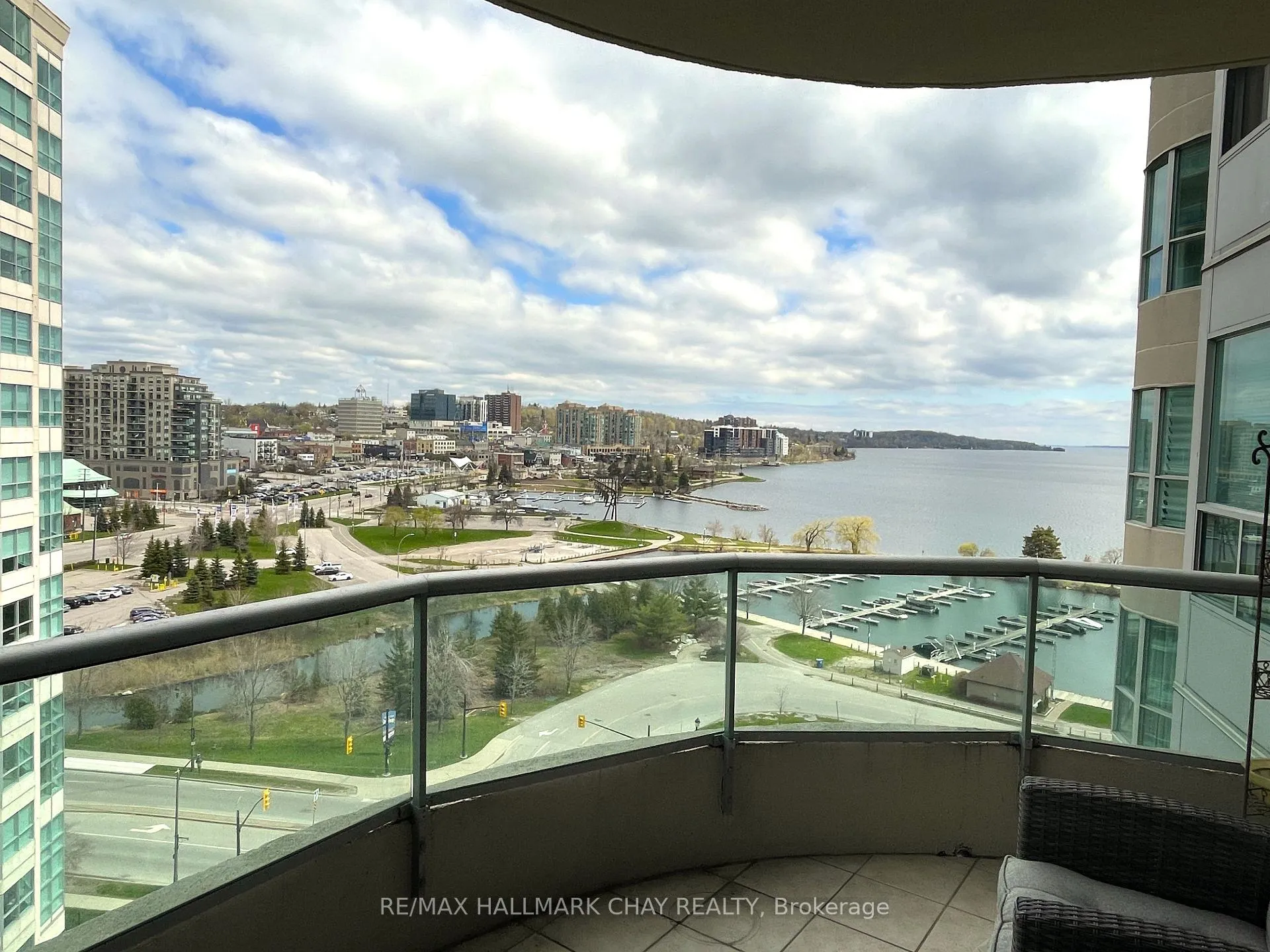 Photo 7 of Unit 1108, 2 Toronto Street, Barrie, Lakeshore — HOMEH