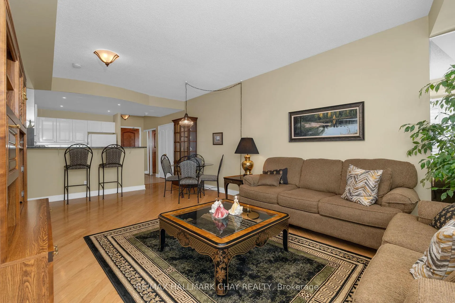 Photo 10 of Unit 1108, 2 Toronto Street, Barrie, Lakeshore — HOMEH