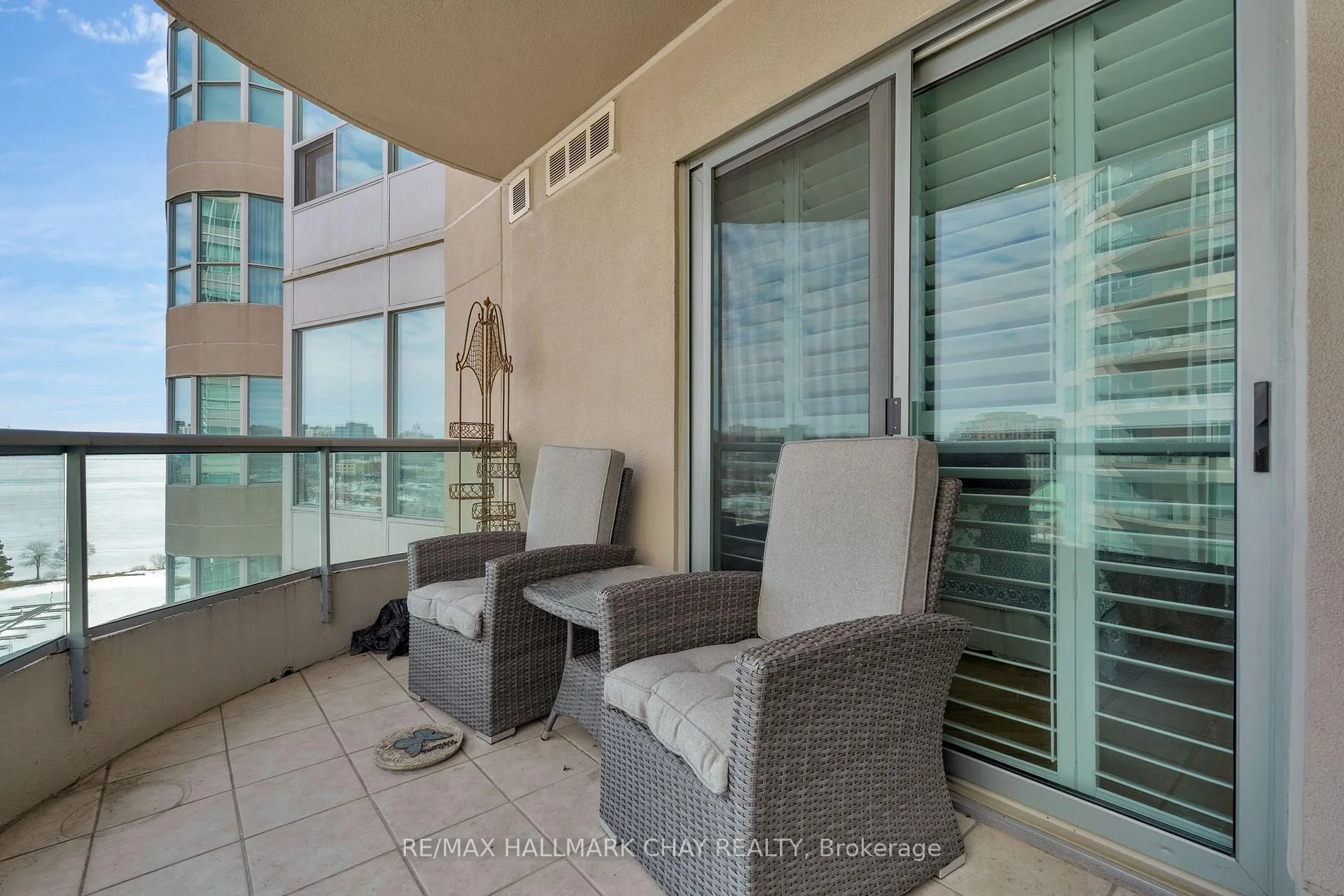 Photo 16 of Unit 1108, 2 Toronto Street, Barrie, Lakeshore — HOMEH