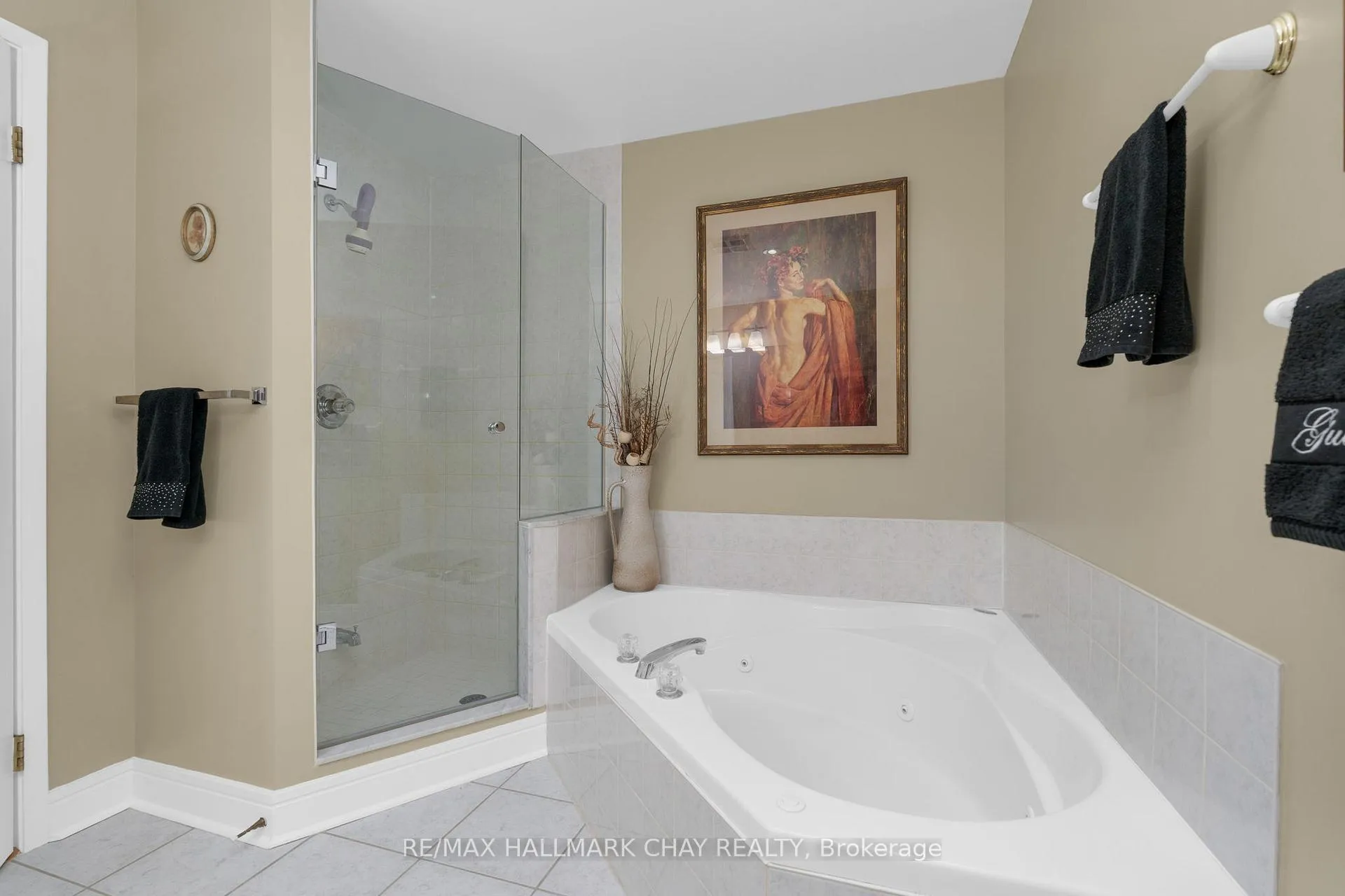 Photo 17 of Unit 1108, 2 Toronto Street, Barrie, Lakeshore — HOMEH