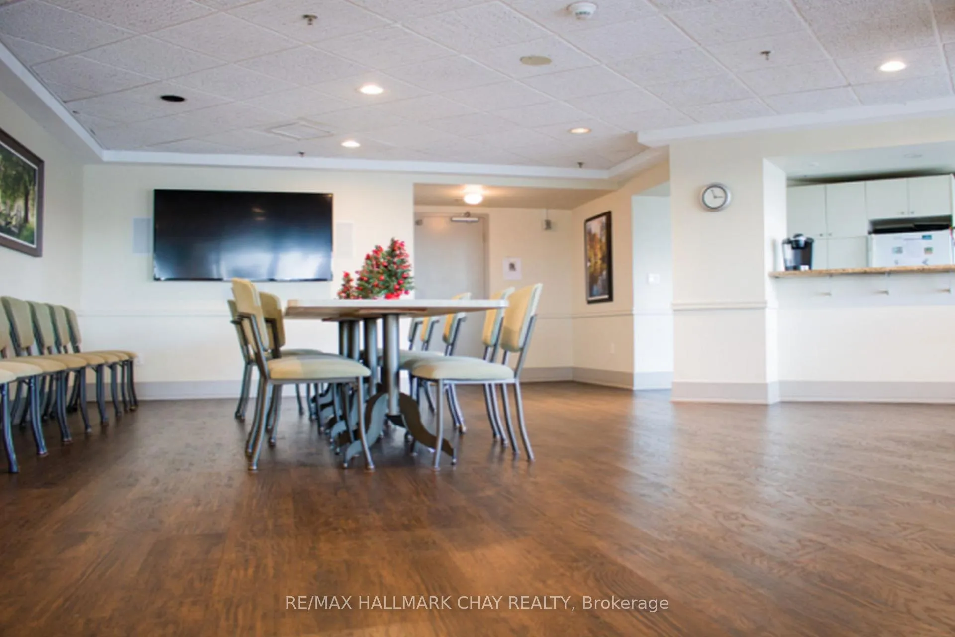 Photo 29 of Unit 1108, 2 Toronto Street, Barrie, Lakeshore — HOMEH