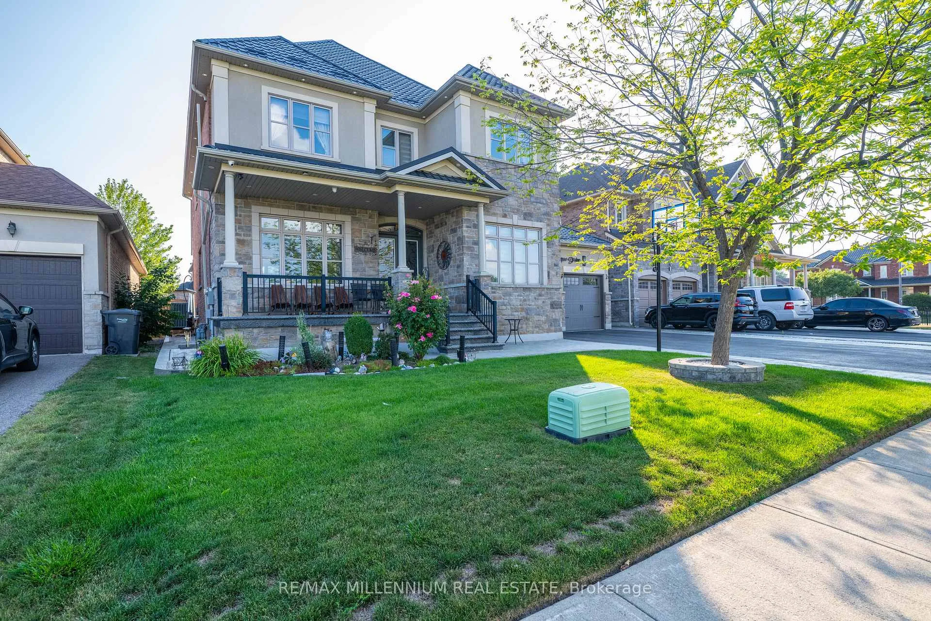 Photo 5 of 6 Landscape Drive, Brampton, Vales of Castlemore North — HOMEH