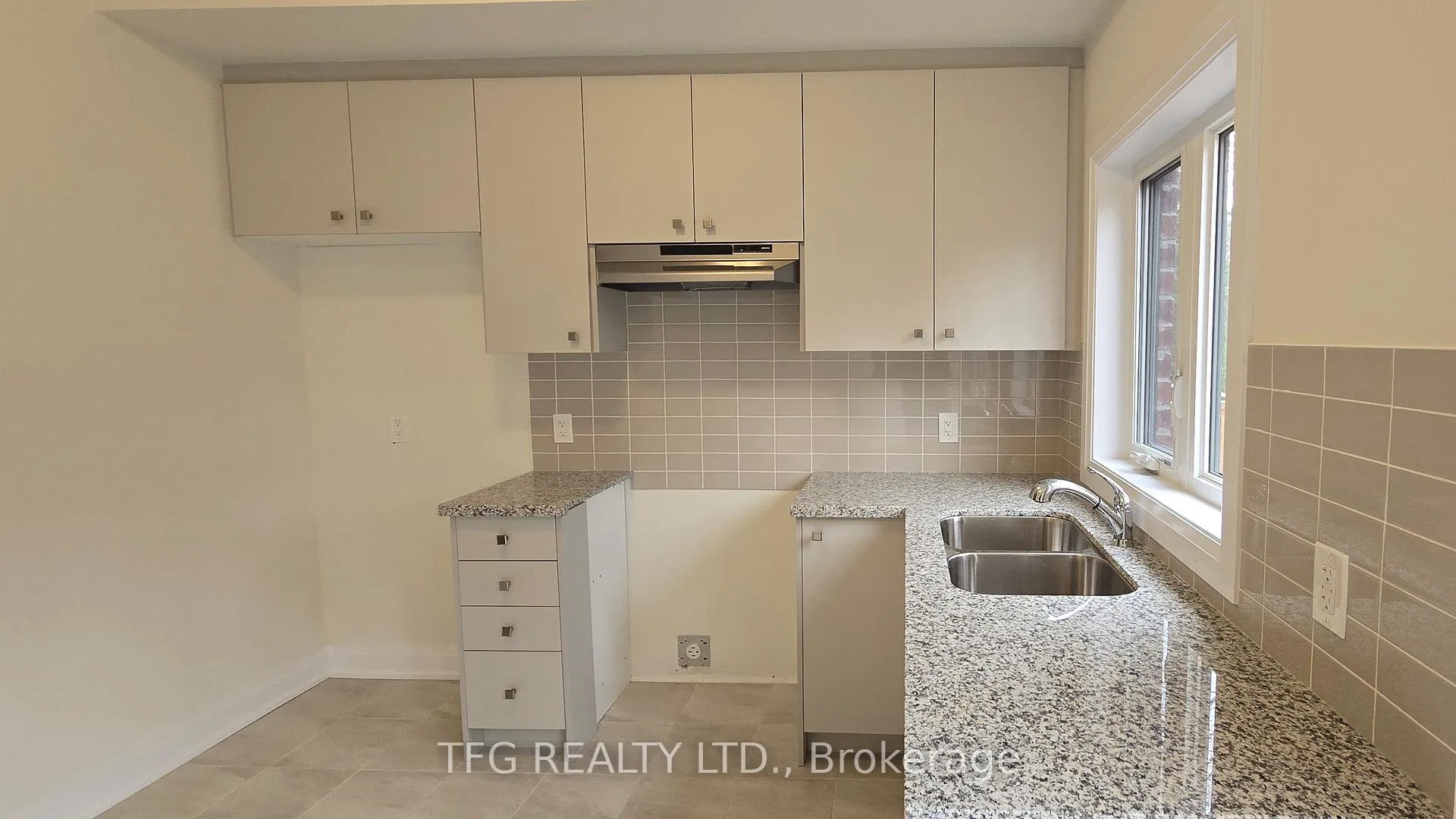 Photo 4 of Unit 9, 35 Marret Lane, Clarington, Rural Clarington — HOMEH