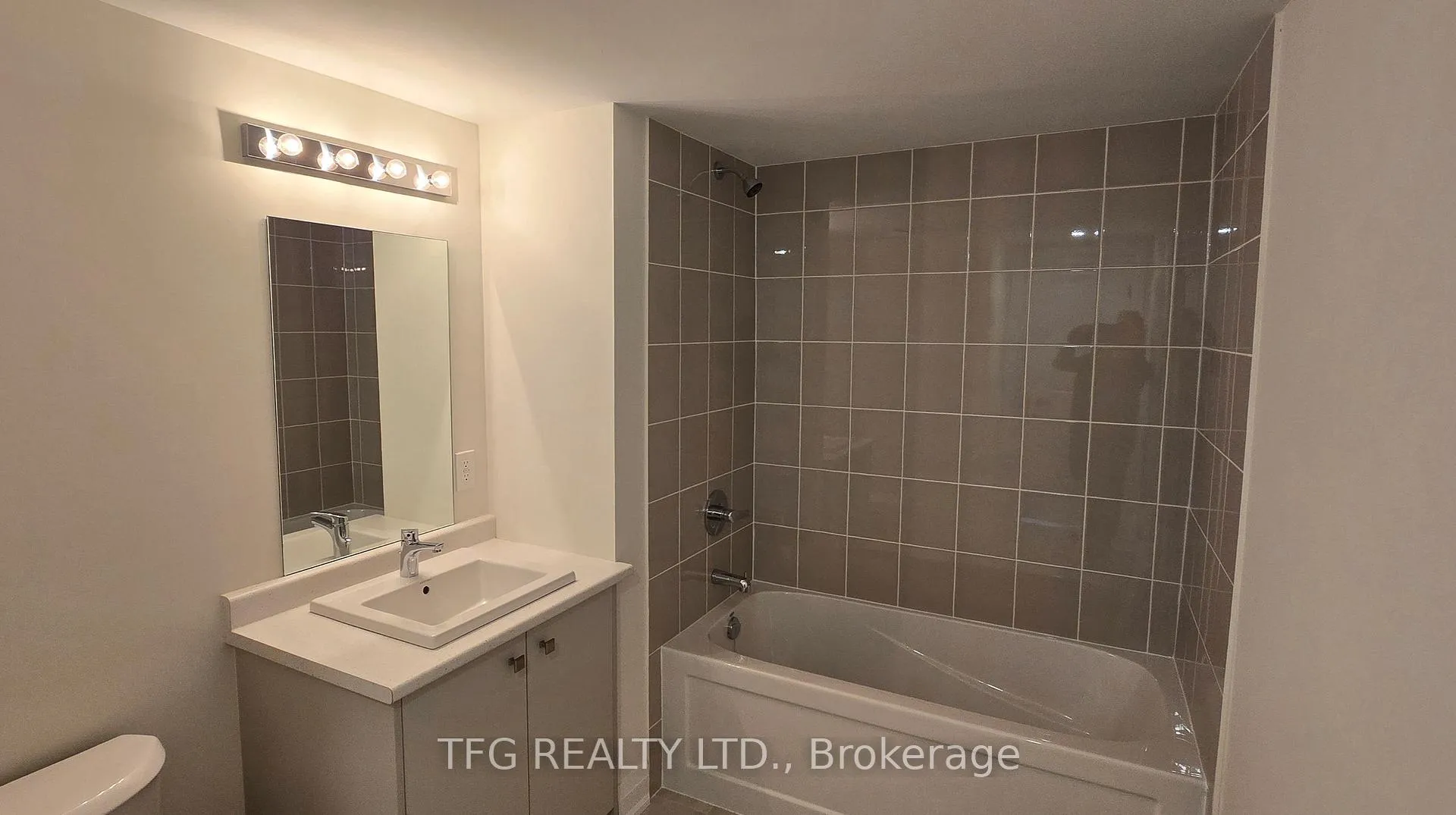 Photo 13 of Unit 9, 35 Marret Lane, Clarington, Rural Clarington — HOMEH