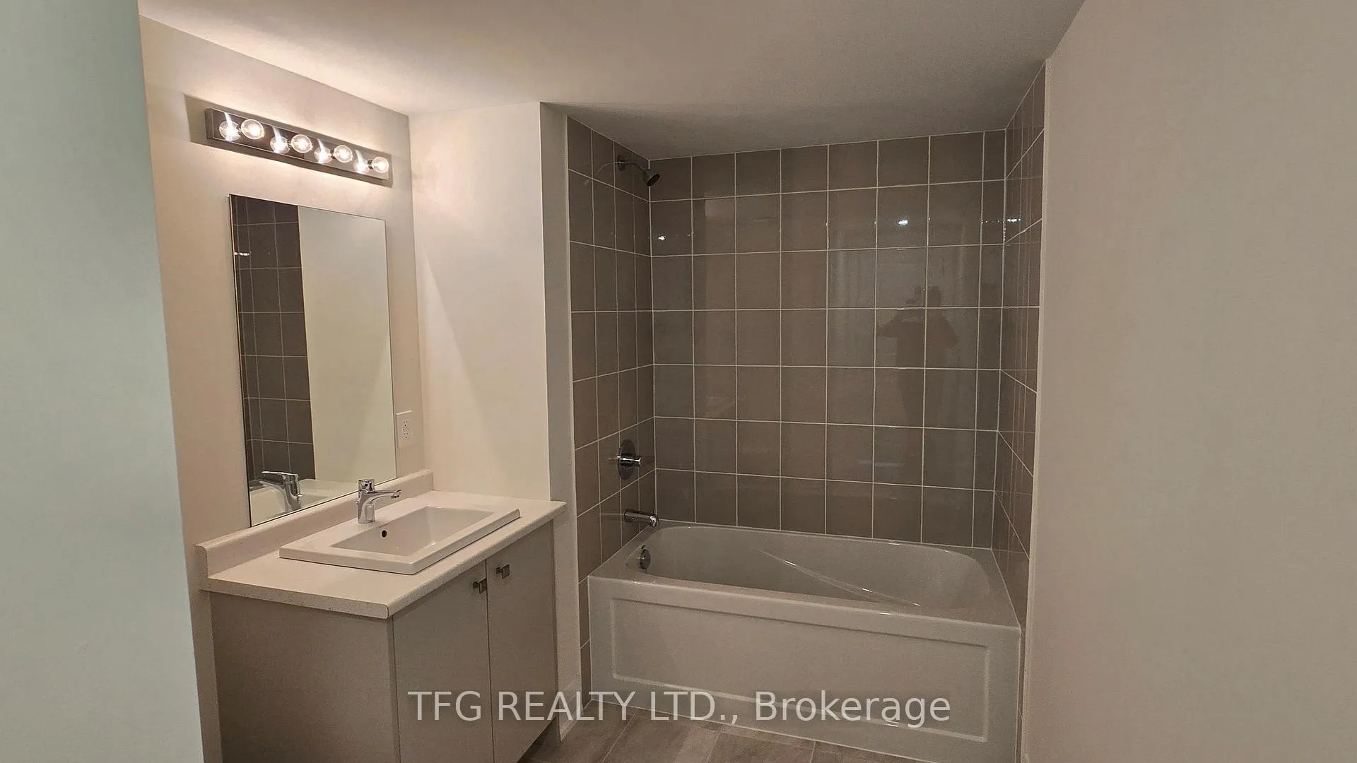 Photo 14 of Unit 9, 35 Marret Lane, Clarington, Rural Clarington — HOMEH