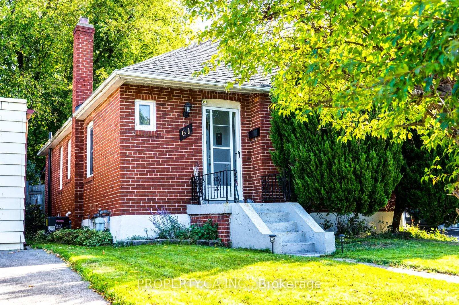 Front of Unit BSMNT, 61 Squires Avenue