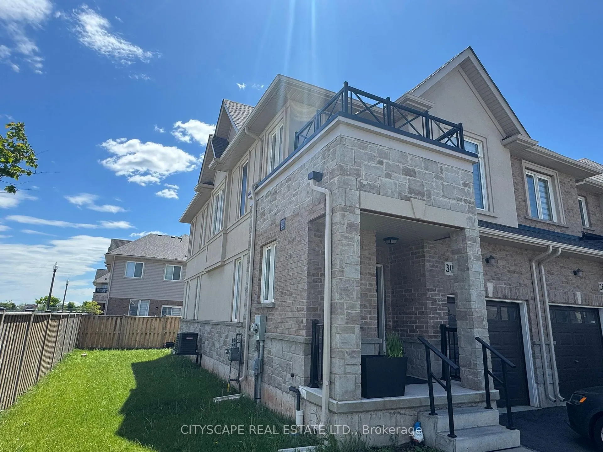 Photo 3 of 30 Foothills Lane, Hamilton, Stoney Creek — HOMEH