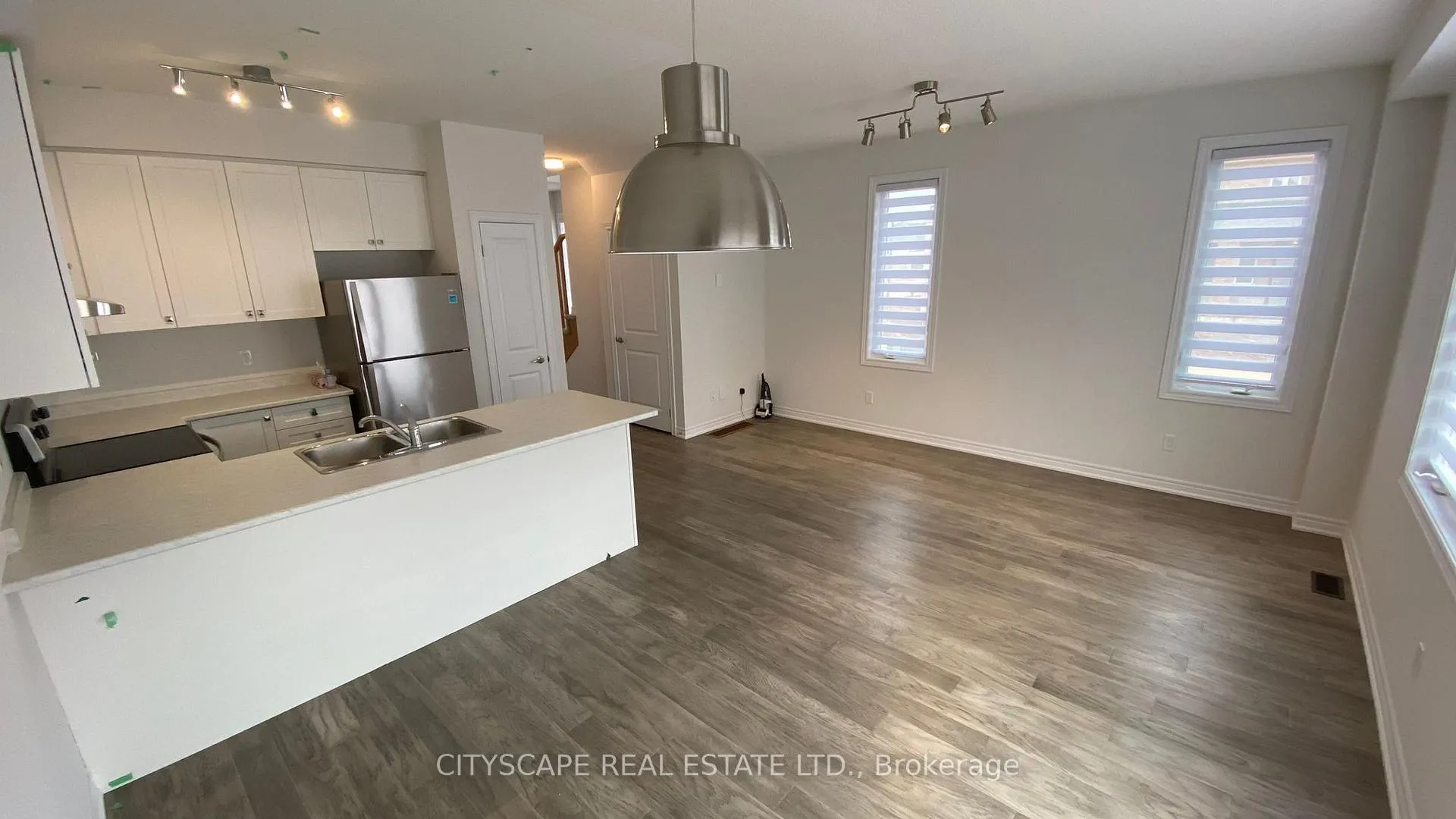 Photo 10 of 30 Foothills Lane, Hamilton, Stoney Creek — HOMEH