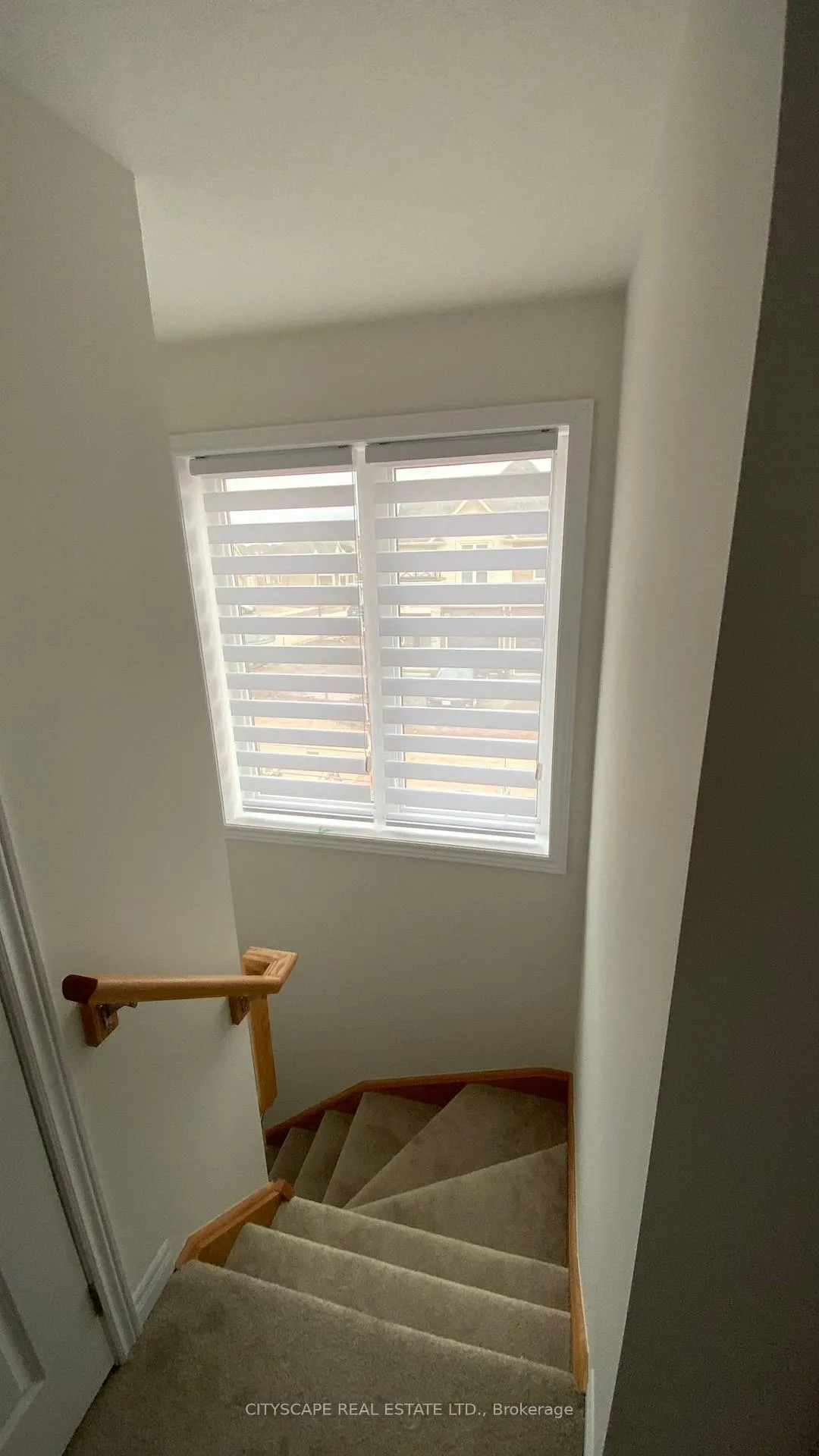 Photo 13 of 30 Foothills Lane, Hamilton, Stoney Creek — HOMEH
