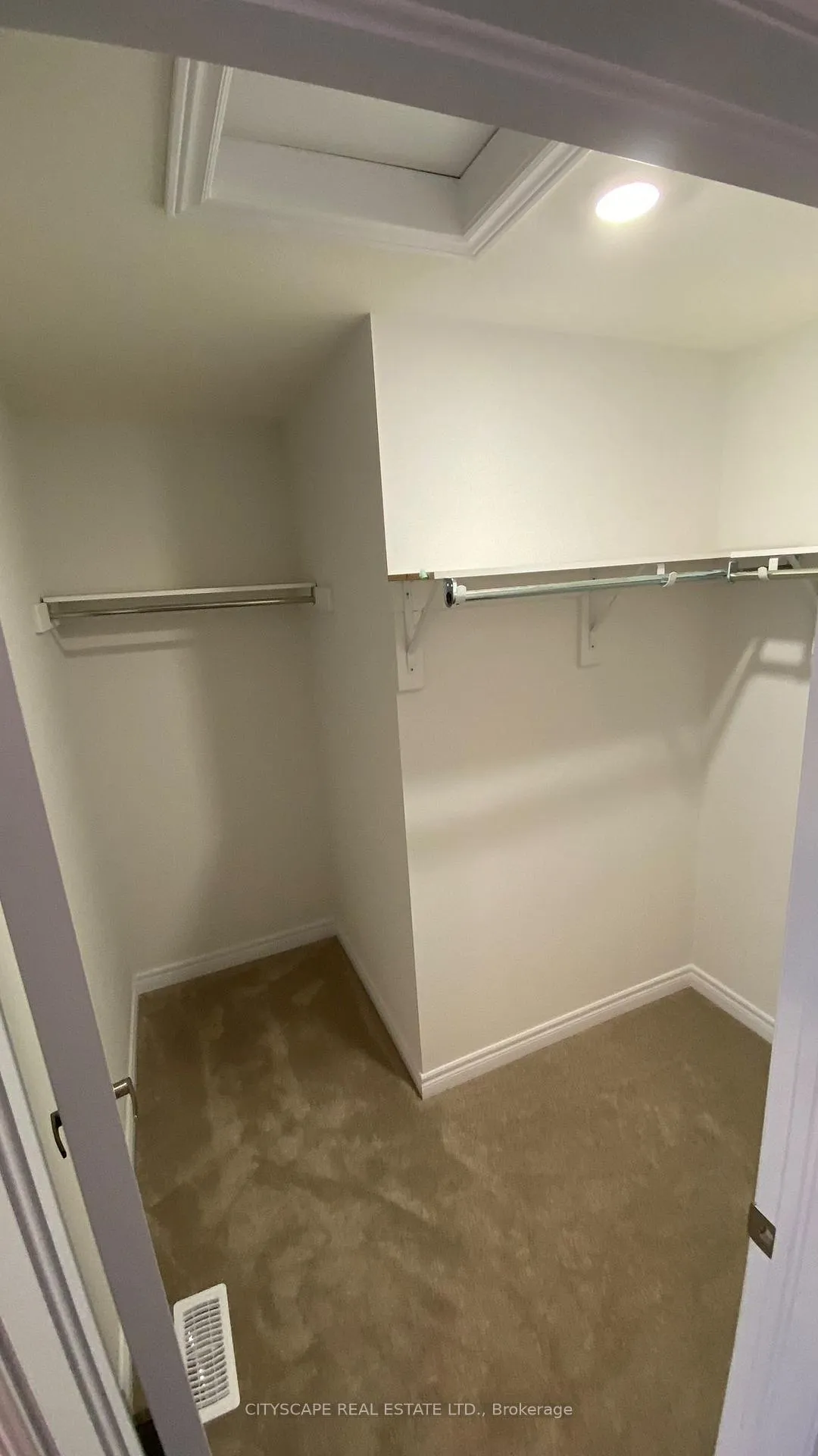 Photo 18 of 30 Foothills Lane, Hamilton, Stoney Creek — HOMEH