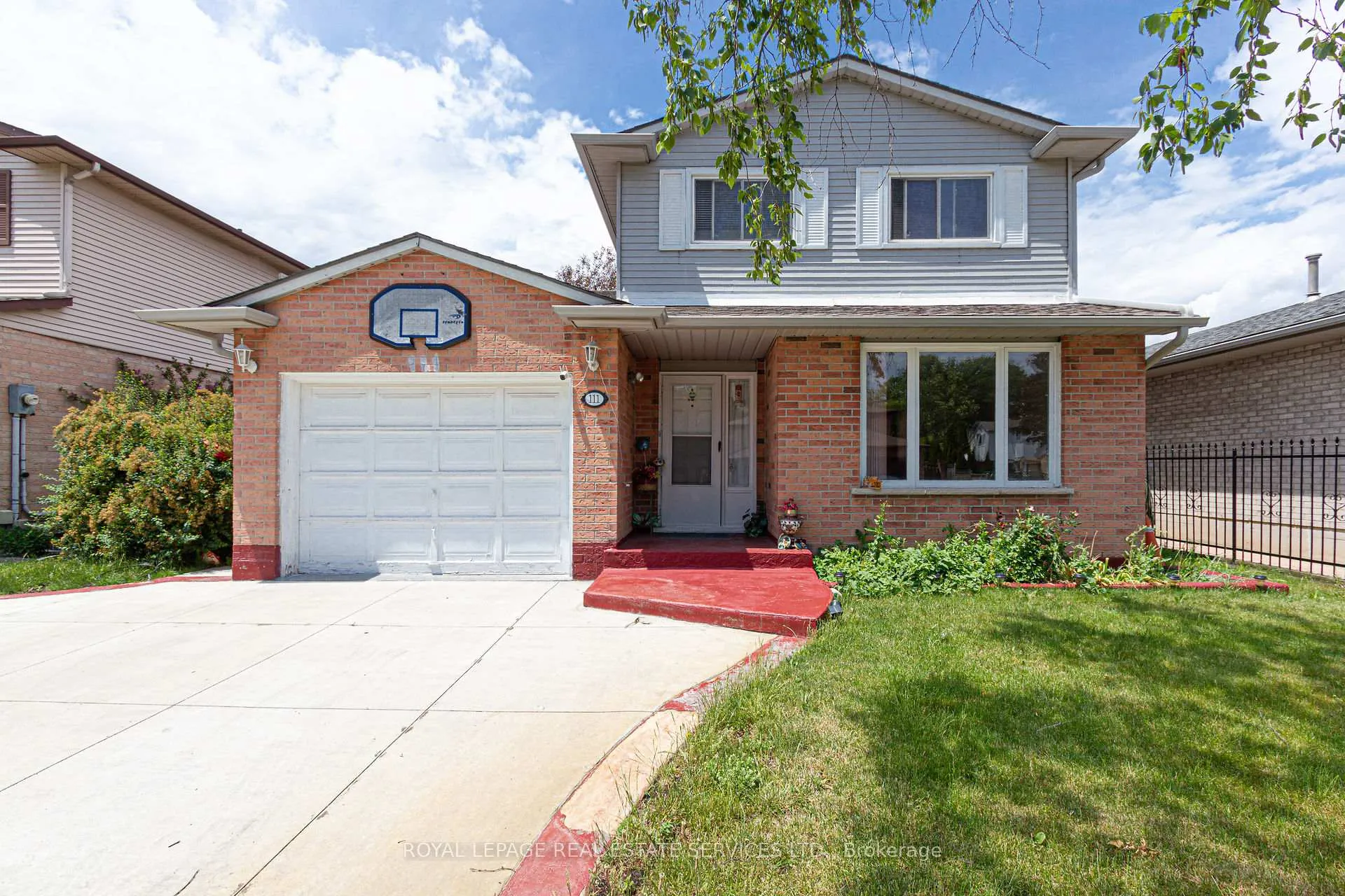 Photo 2 of 111 Strawberry Drive, Hamilton, Riverdale — HOMEH