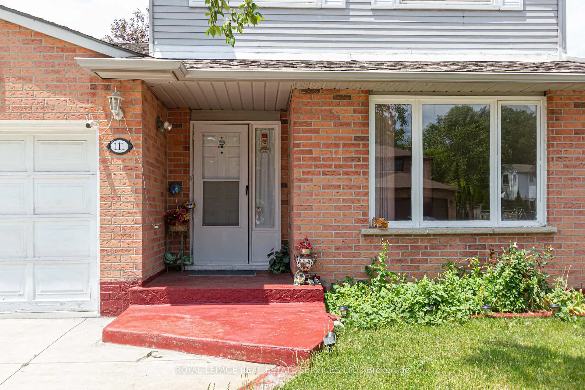 Photo 4 of 111 Strawberry Drive, Hamilton, Riverdale — HOMEH