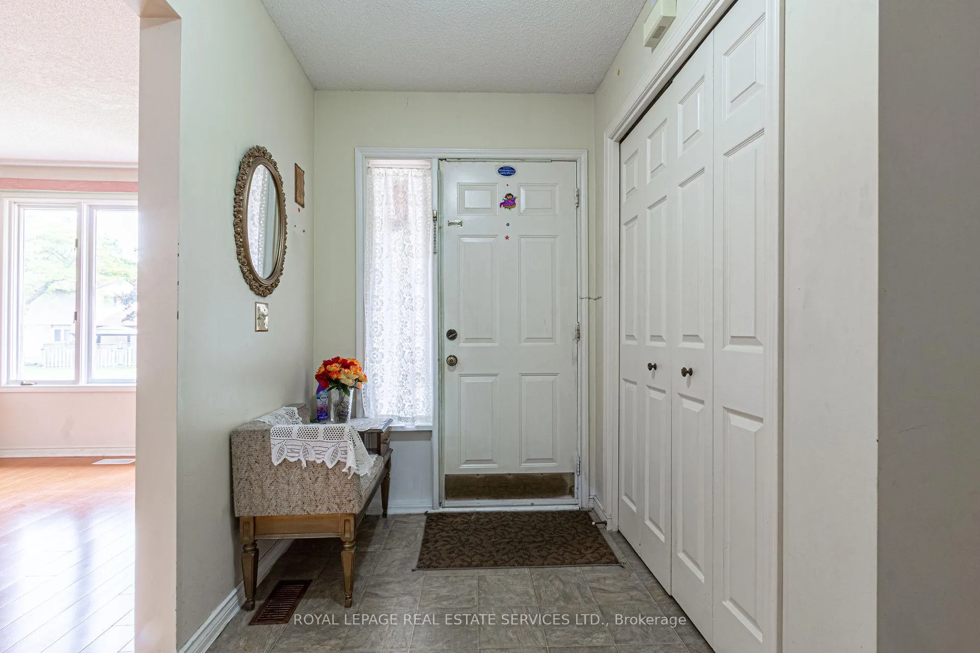 Photo 5 of 111 Strawberry Drive, Hamilton, Riverdale — HOMEH