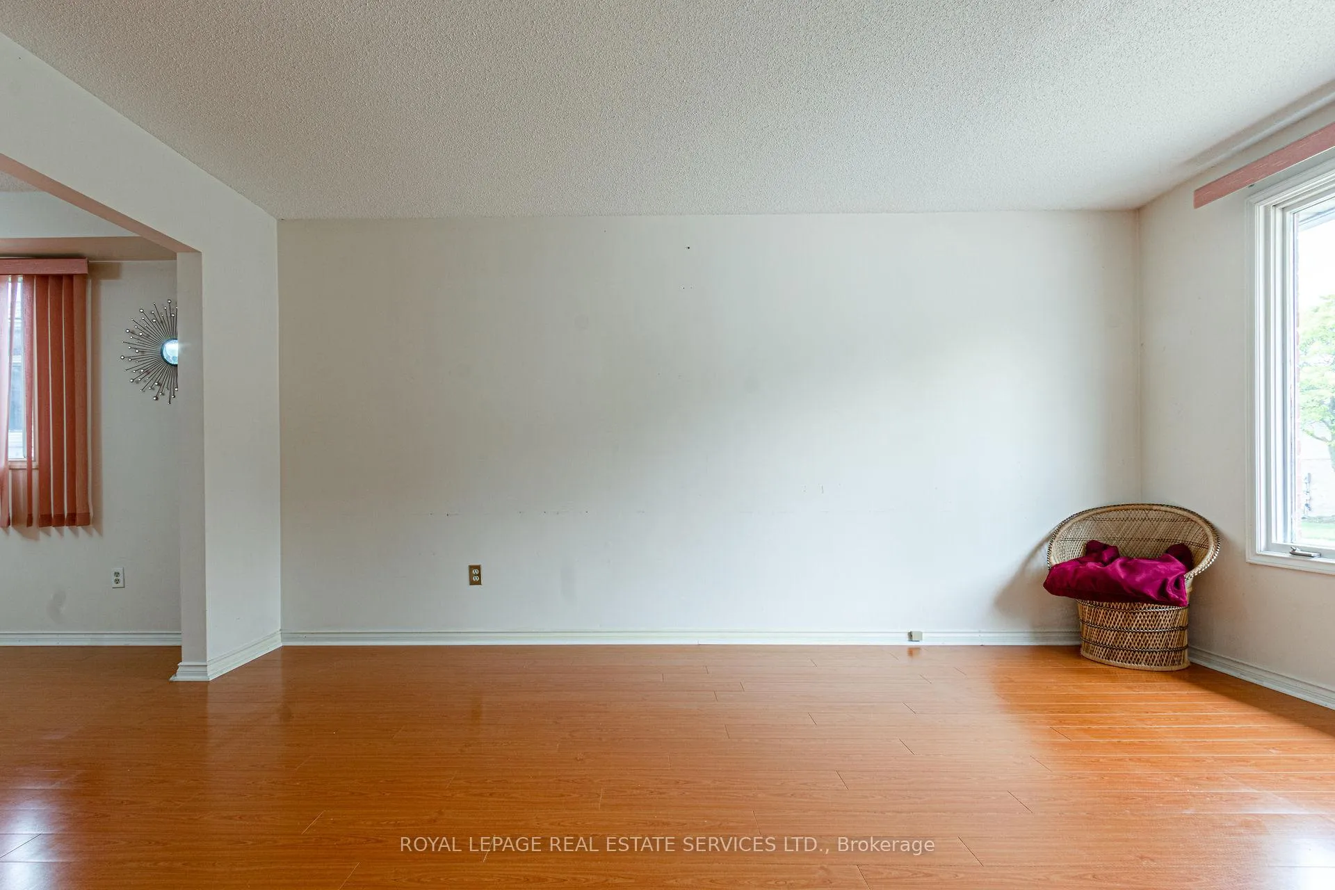 Photo 8 of 111 Strawberry Drive, Hamilton, Riverdale — HOMEH