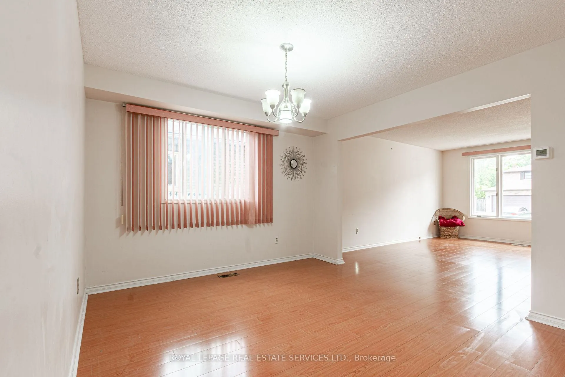 Photo 10 of 111 Strawberry Drive, Hamilton, Riverdale — HOMEH