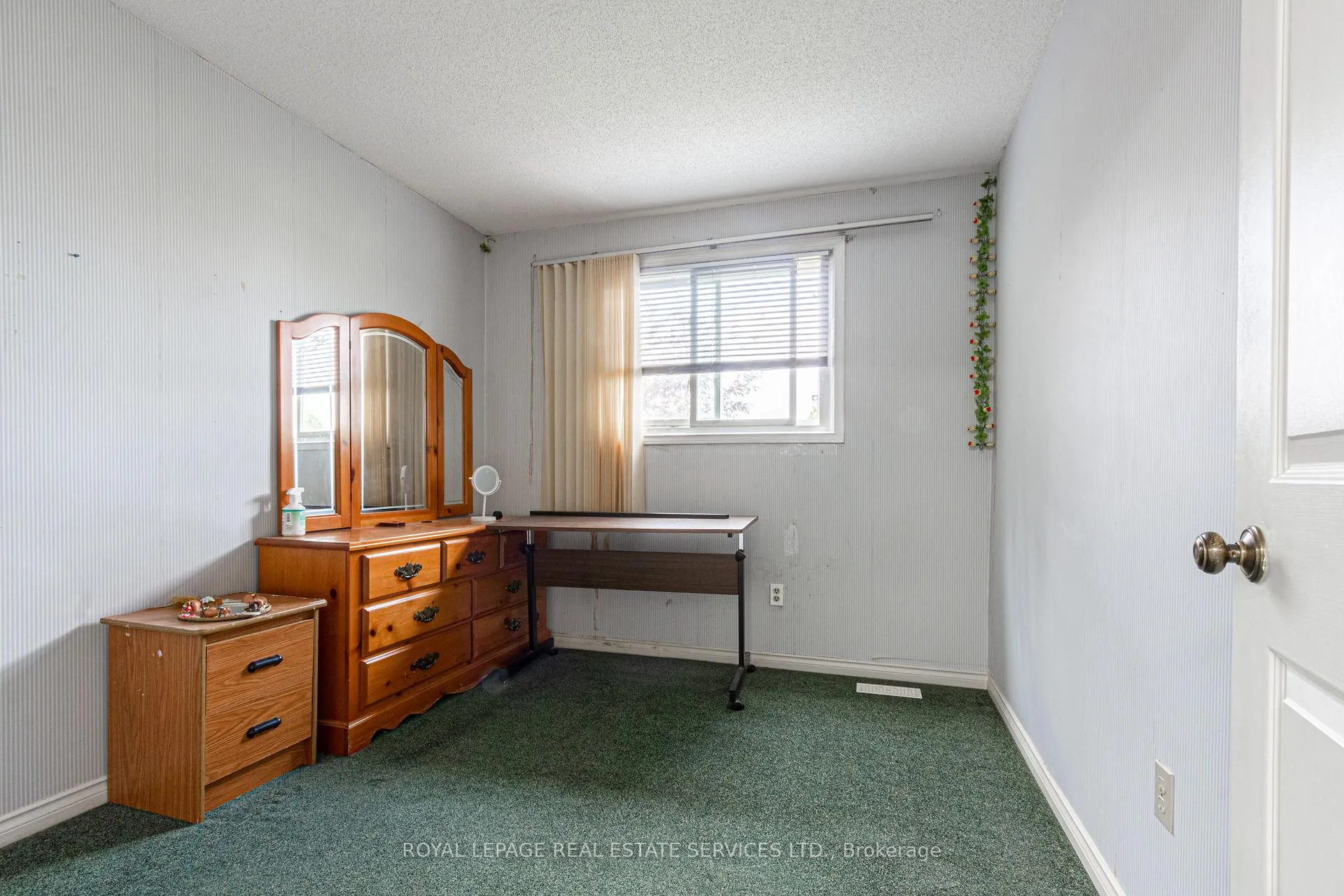 Photo 32 of 111 Strawberry Drive, Hamilton, Riverdale — HOMEH