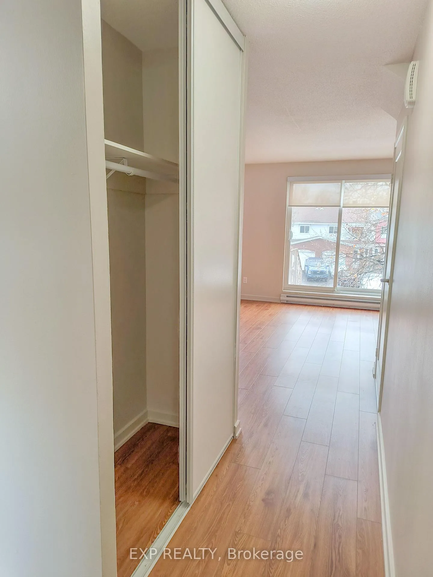 Photo 10 of Unit 3, 981 Gulf Place, Ottawa, Overbrook/Castle Heights — HOMEH