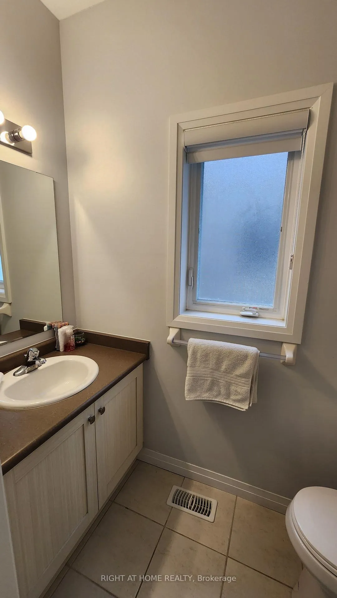 Photo 20 of Unit Main, 229 Tall Grass Crescent, Kitchener, Doon South — HOMEH