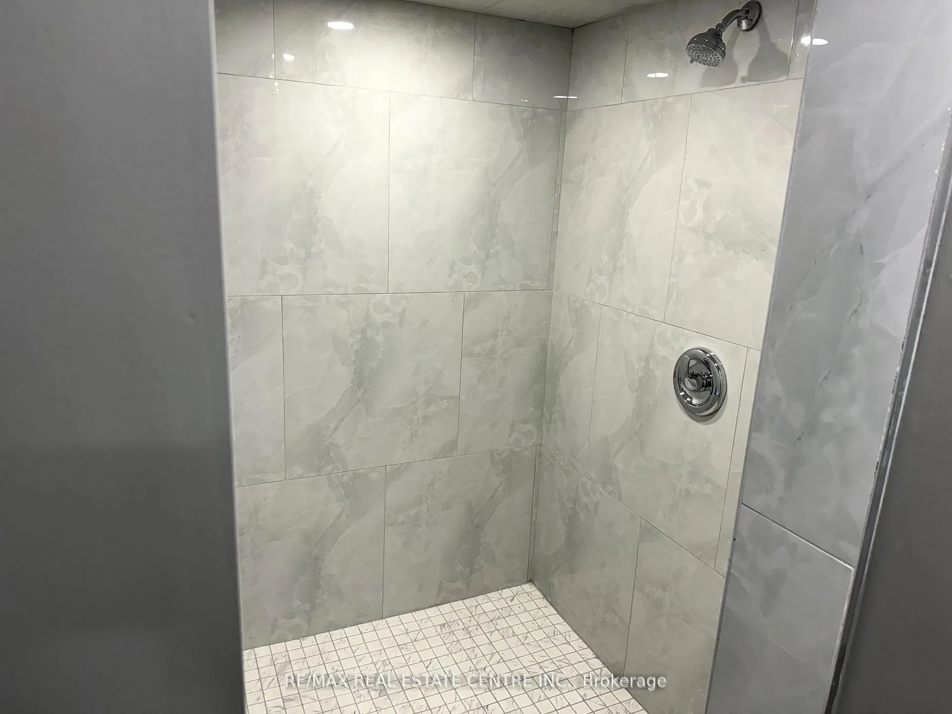 Photo 11 of 45 Leeming (BSMT) Street W, Hamilton, Landsdale — HOMEH