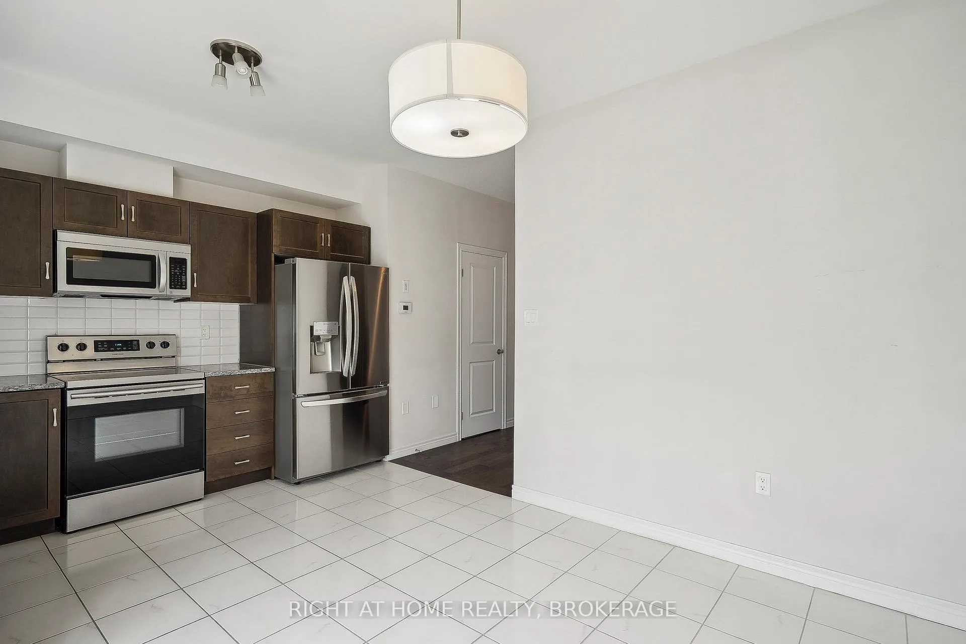 Photo 11 of 22 Barley Lane, Hamilton, Meadowlands — HOMEH