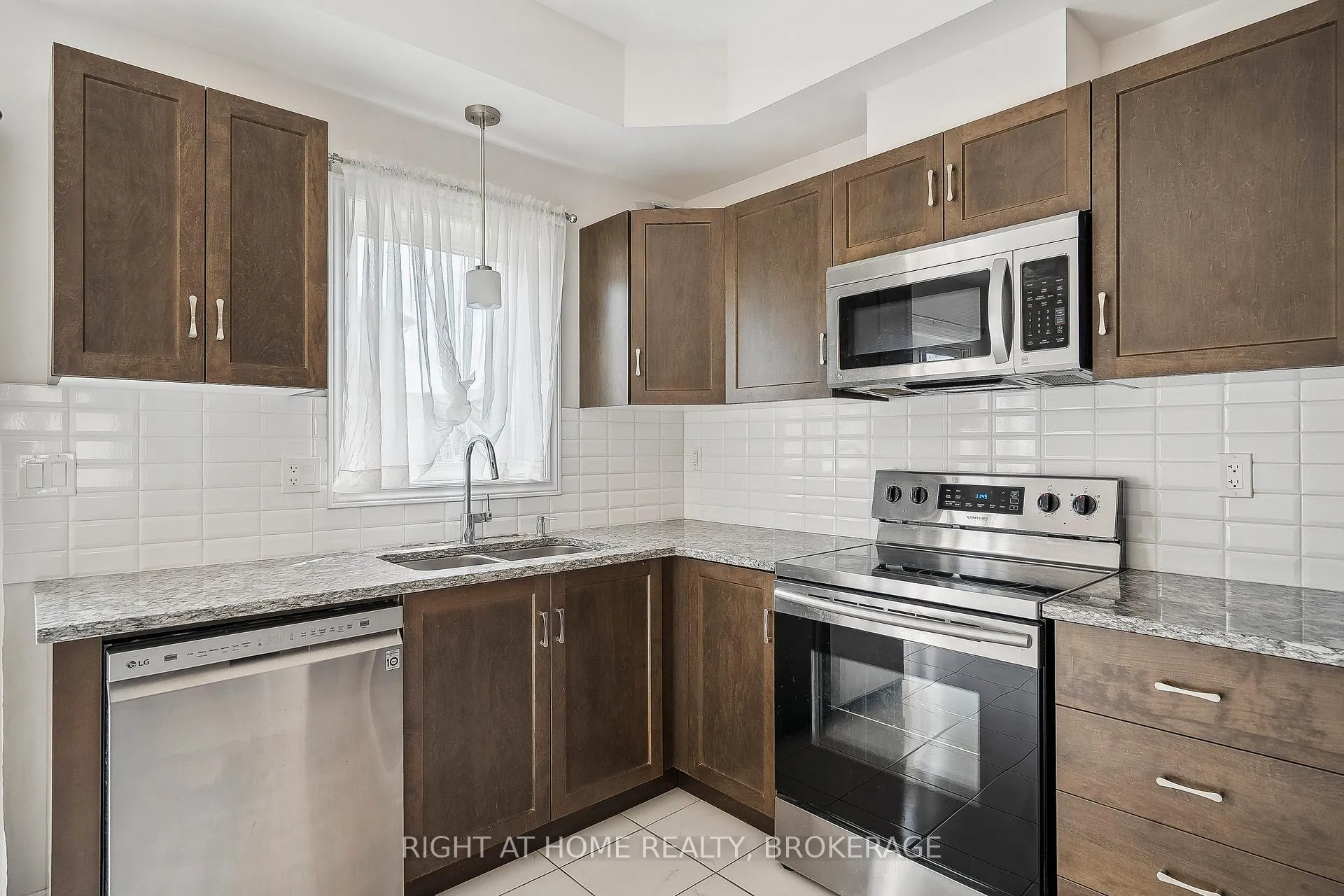 Photo 12 of 22 Barley Lane, Hamilton, Meadowlands — HOMEH