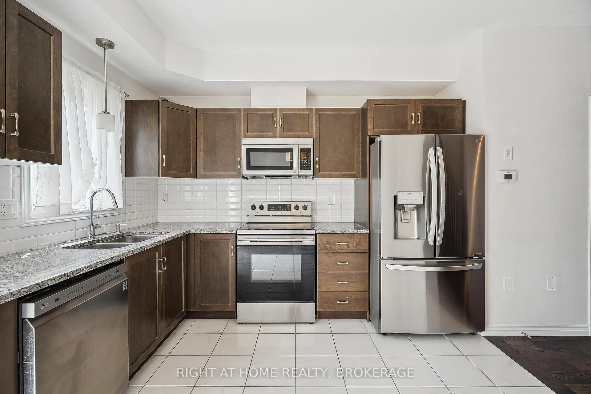 Photo 13 of 22 Barley Lane, Hamilton, Meadowlands — HOMEH