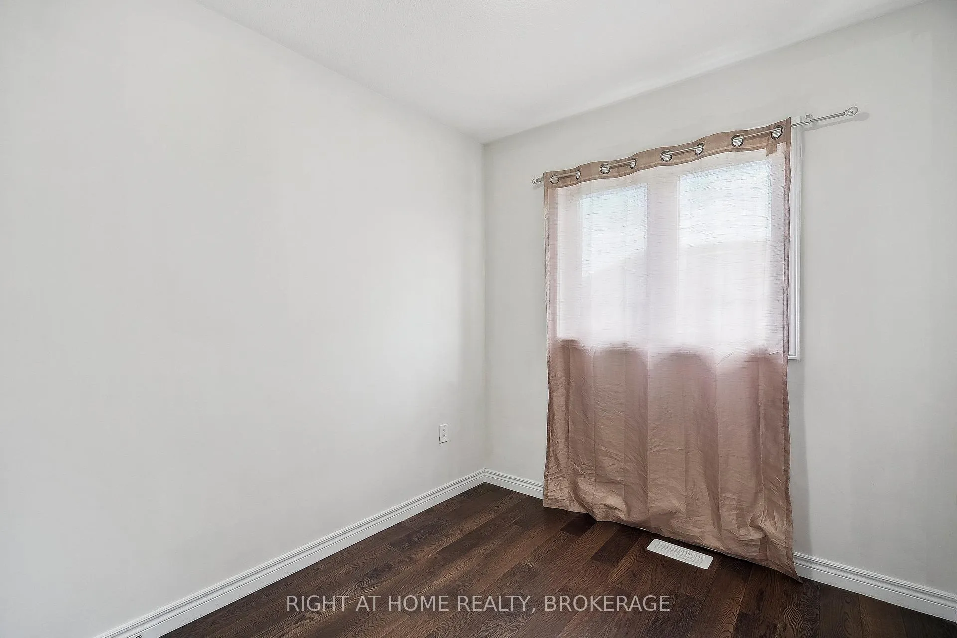 Photo 21 of 22 Barley Lane, Hamilton, Meadowlands — HOMEH