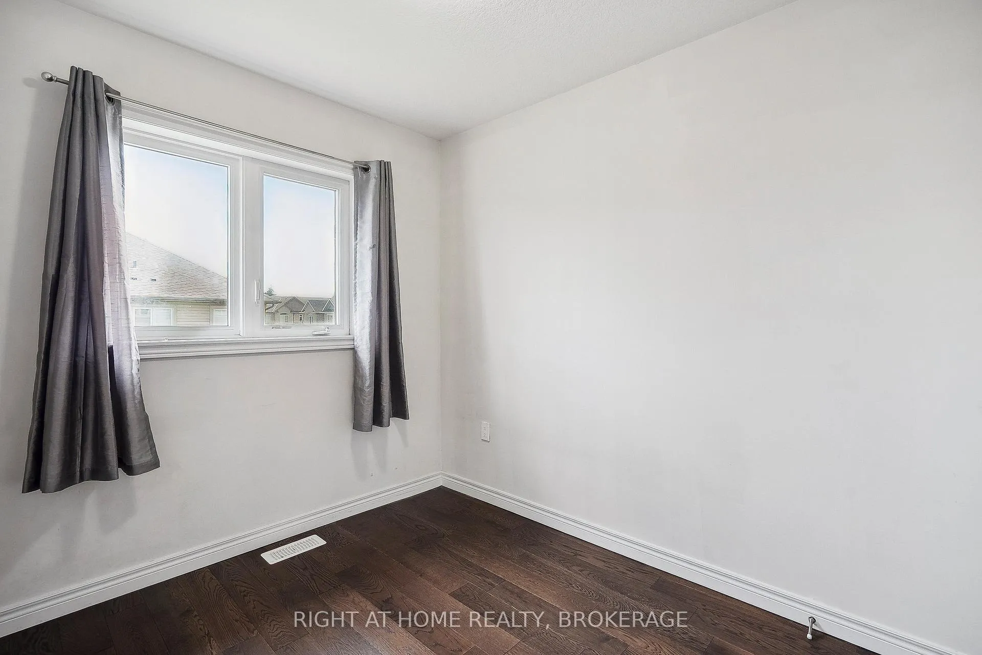 Photo 23 of 22 Barley Lane, Hamilton, Meadowlands — HOMEH