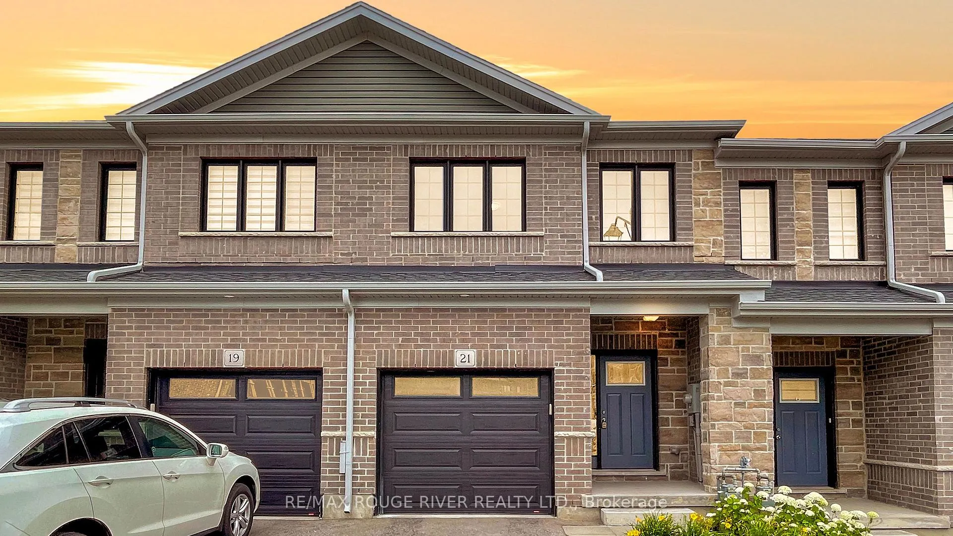 Front of 21 Woodedge Circle