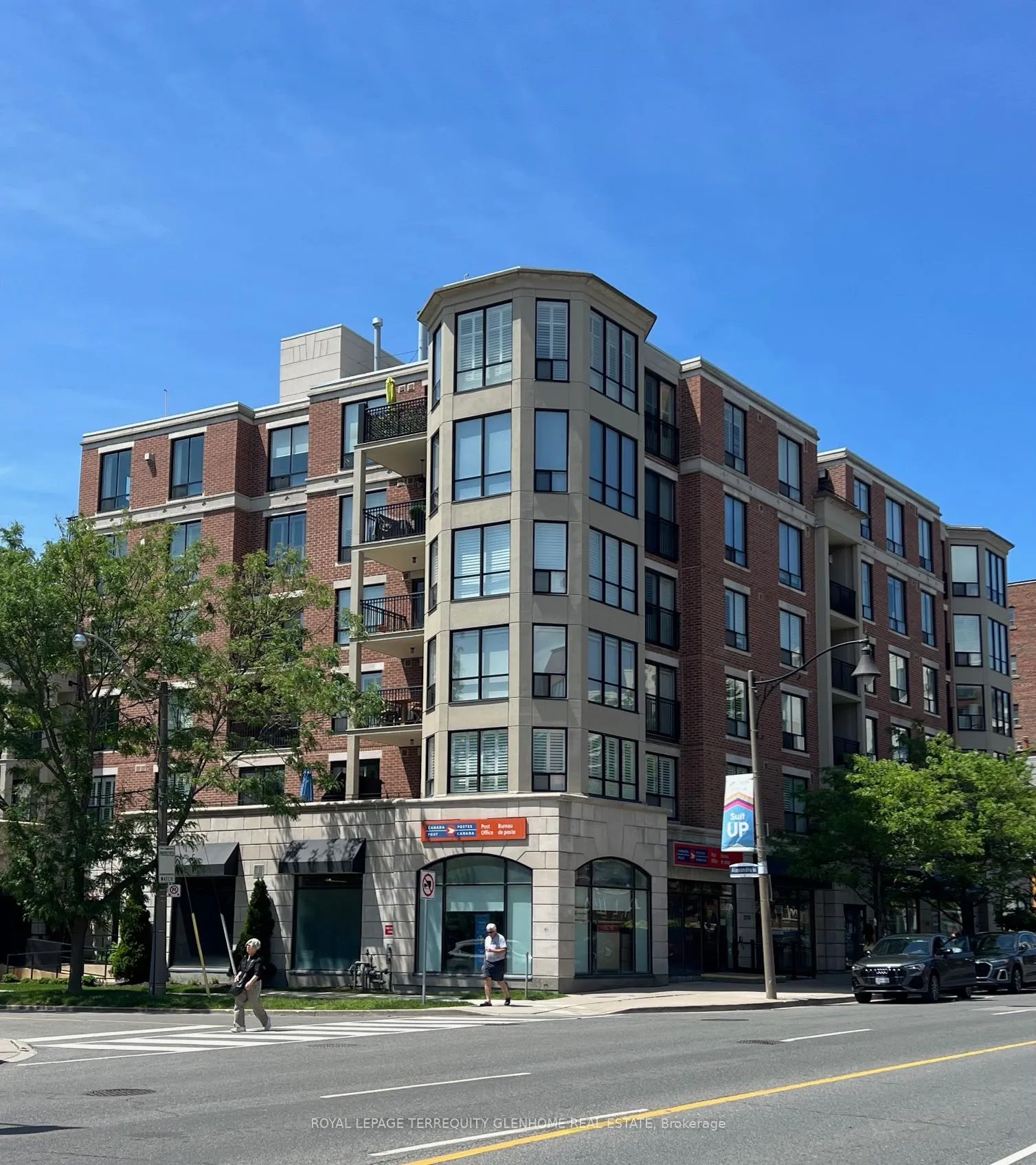 Front of Unit 207, 2 Alexandra Boulevard W