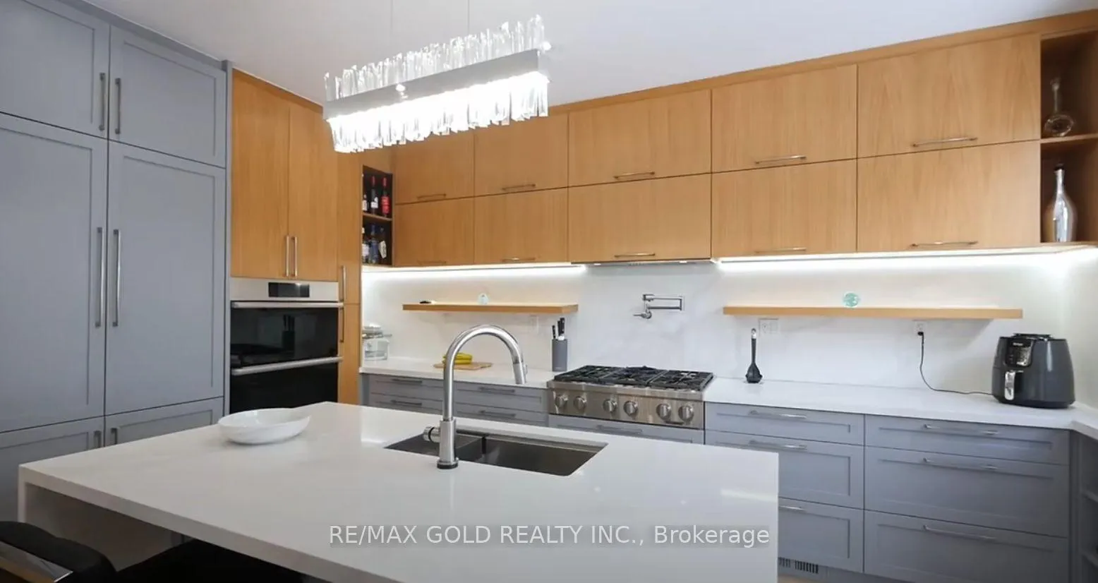Photo 3 of Unit SM 1, 91 Cadorna Avenue, Toronto, Danforth Village-East York — HOMEH