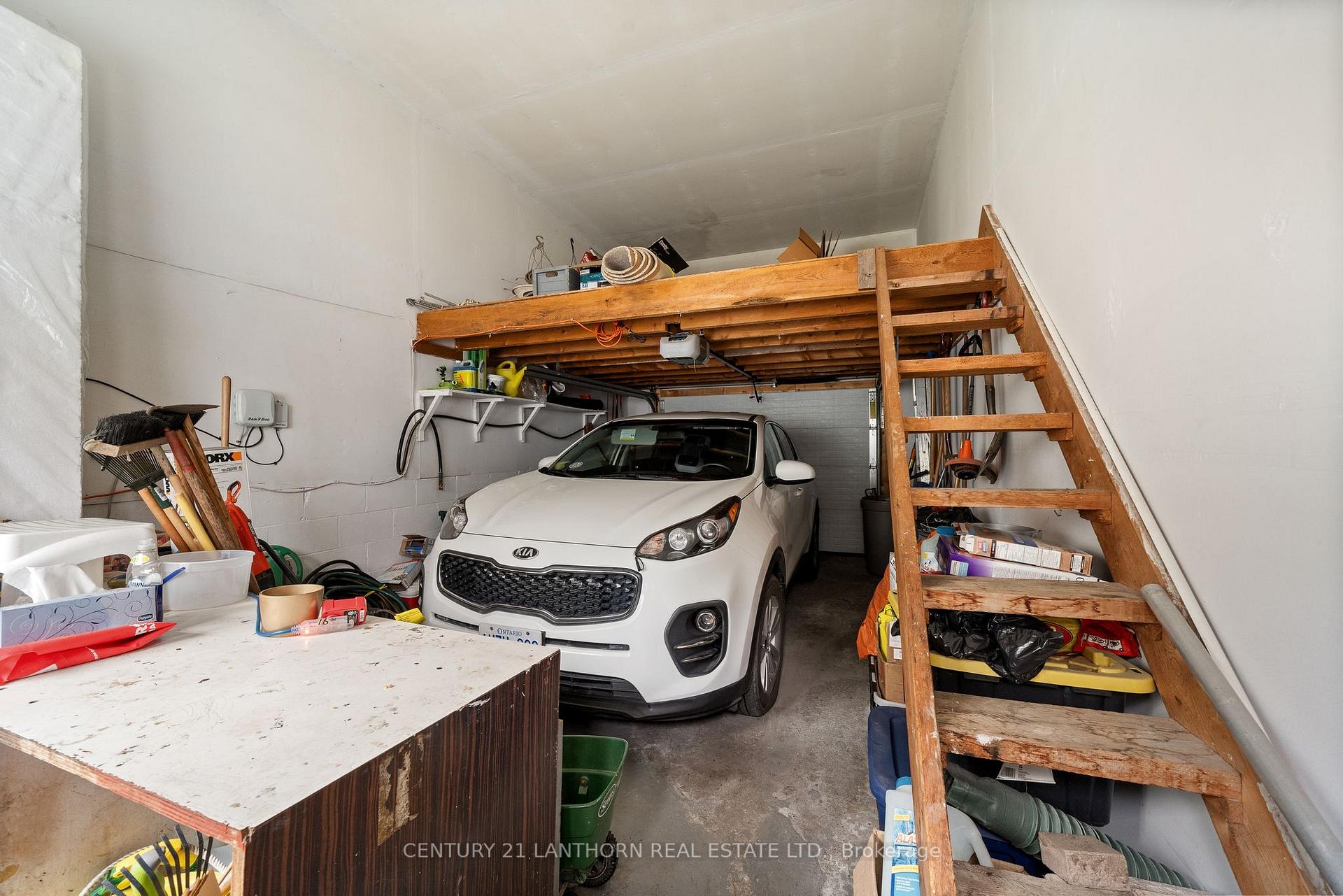 Photo 24 of 4 Hope Crescent, Belleville, Belleville Ward — HOMEH