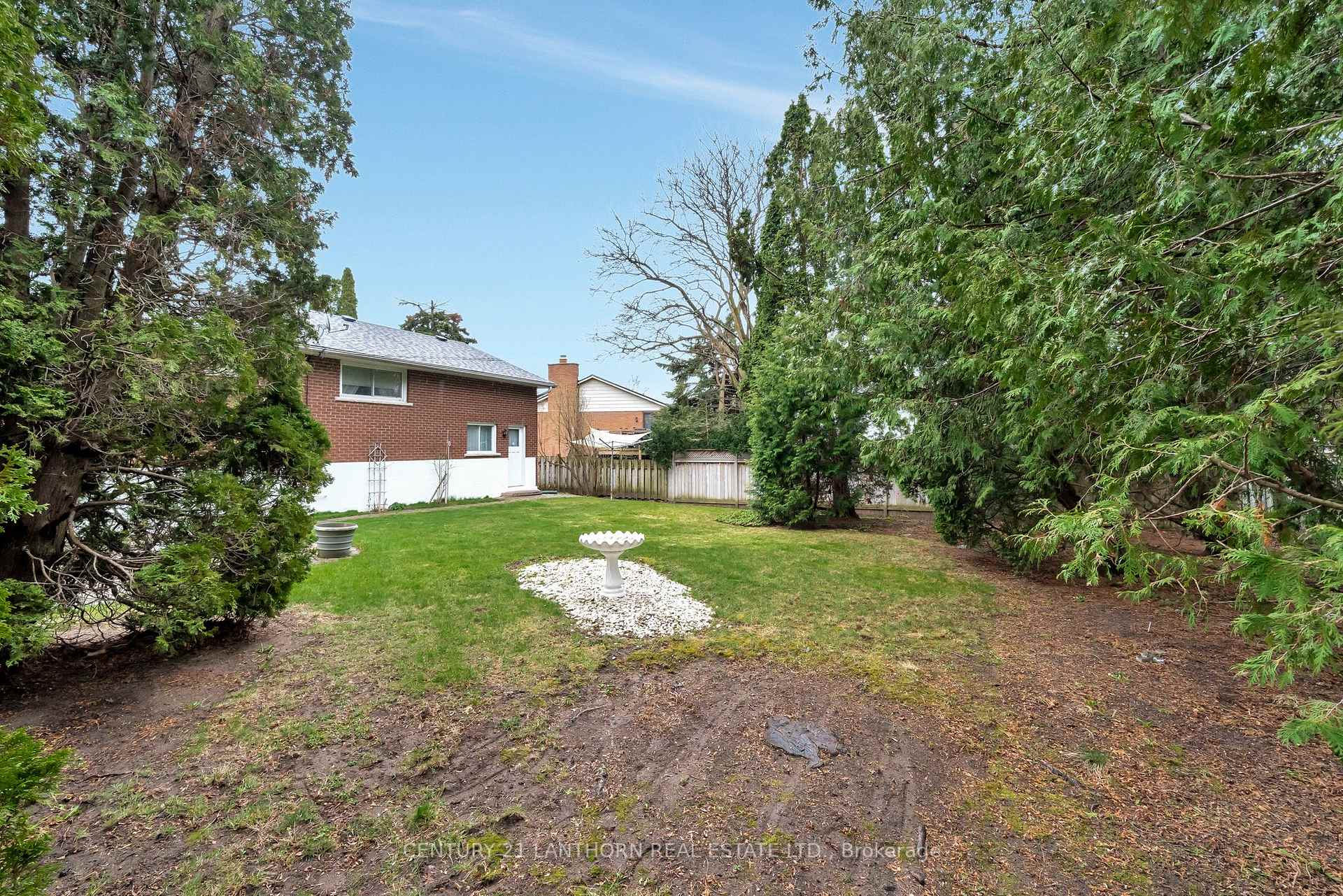 Photo 27 of 4 Hope Crescent, Belleville, Belleville Ward — HOMEH