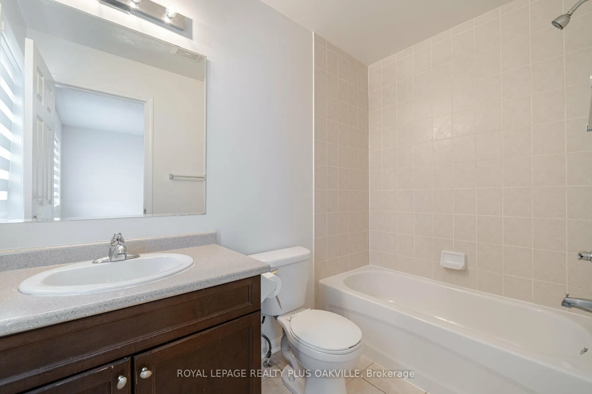 Photo 28 of 57 Bevington Road, Brampton, Northwest Brampton — HOMEH