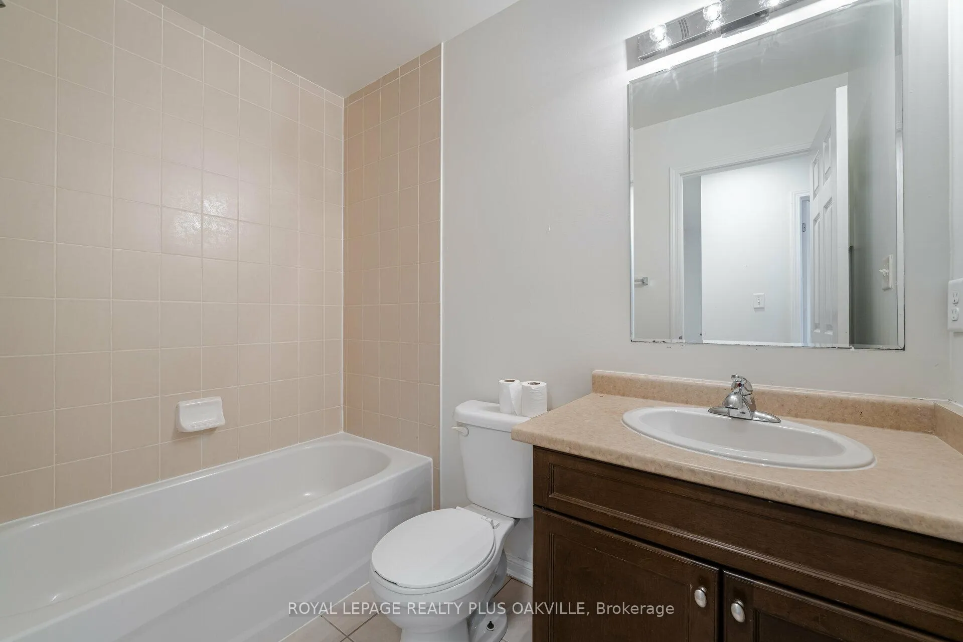 Photo 33 of 57 Bevington Road, Brampton, Northwest Brampton — HOMEH