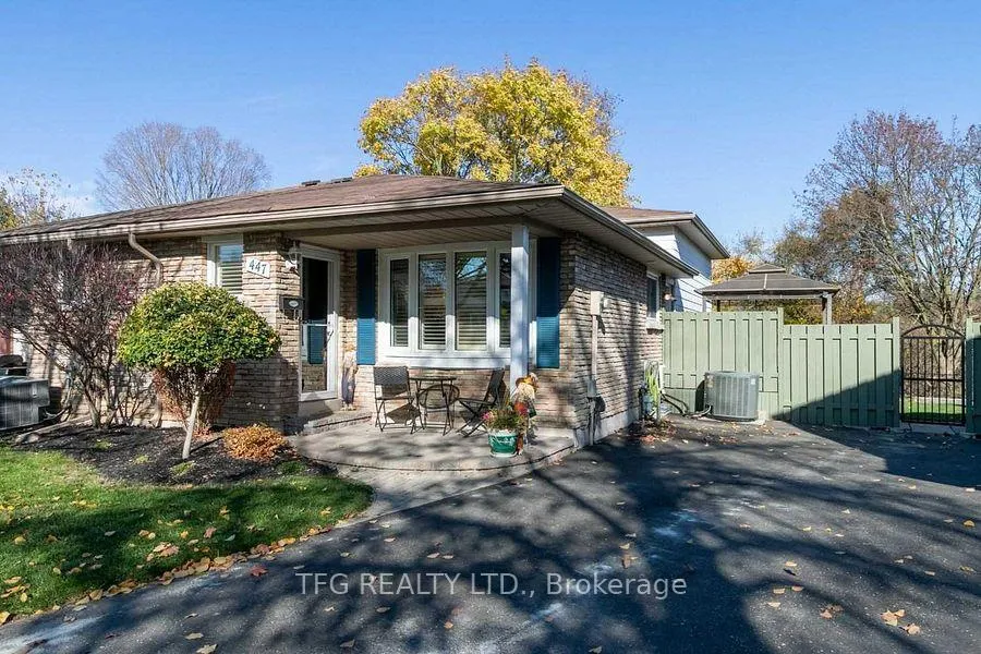 Front of 447 Harcourt LOWER Boulevard