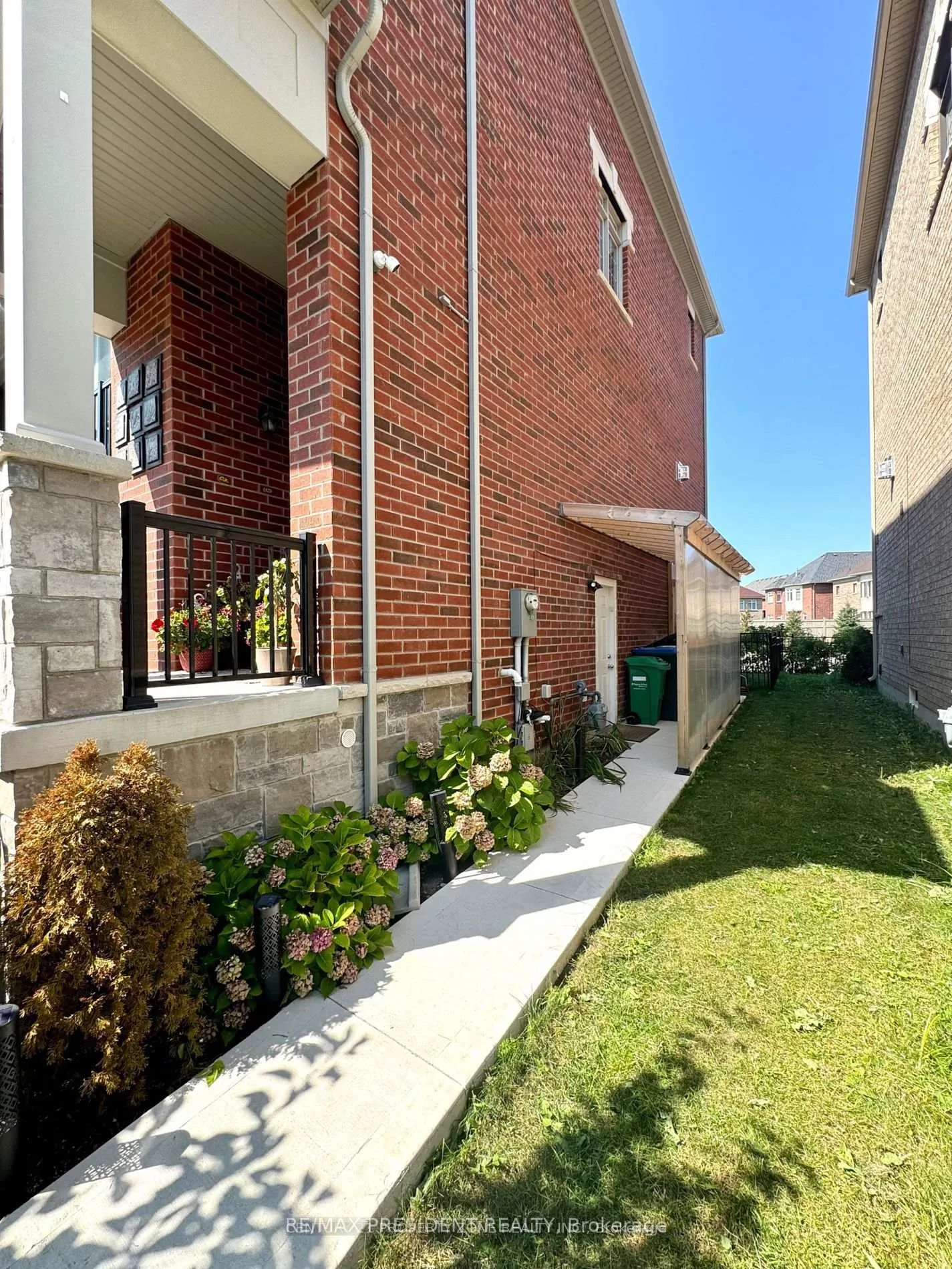 Photo 2 of Unit Bsmt, 86 Oakmore Lane, Brampton, Bram West — HOMEH