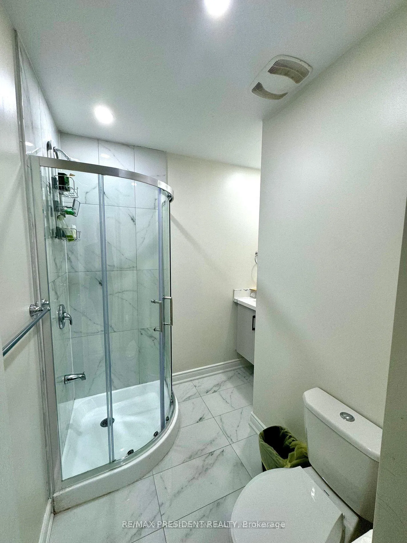 Photo 9 of Unit Bsmt, 86 Oakmore Lane, Brampton, Bram West — HOMEH