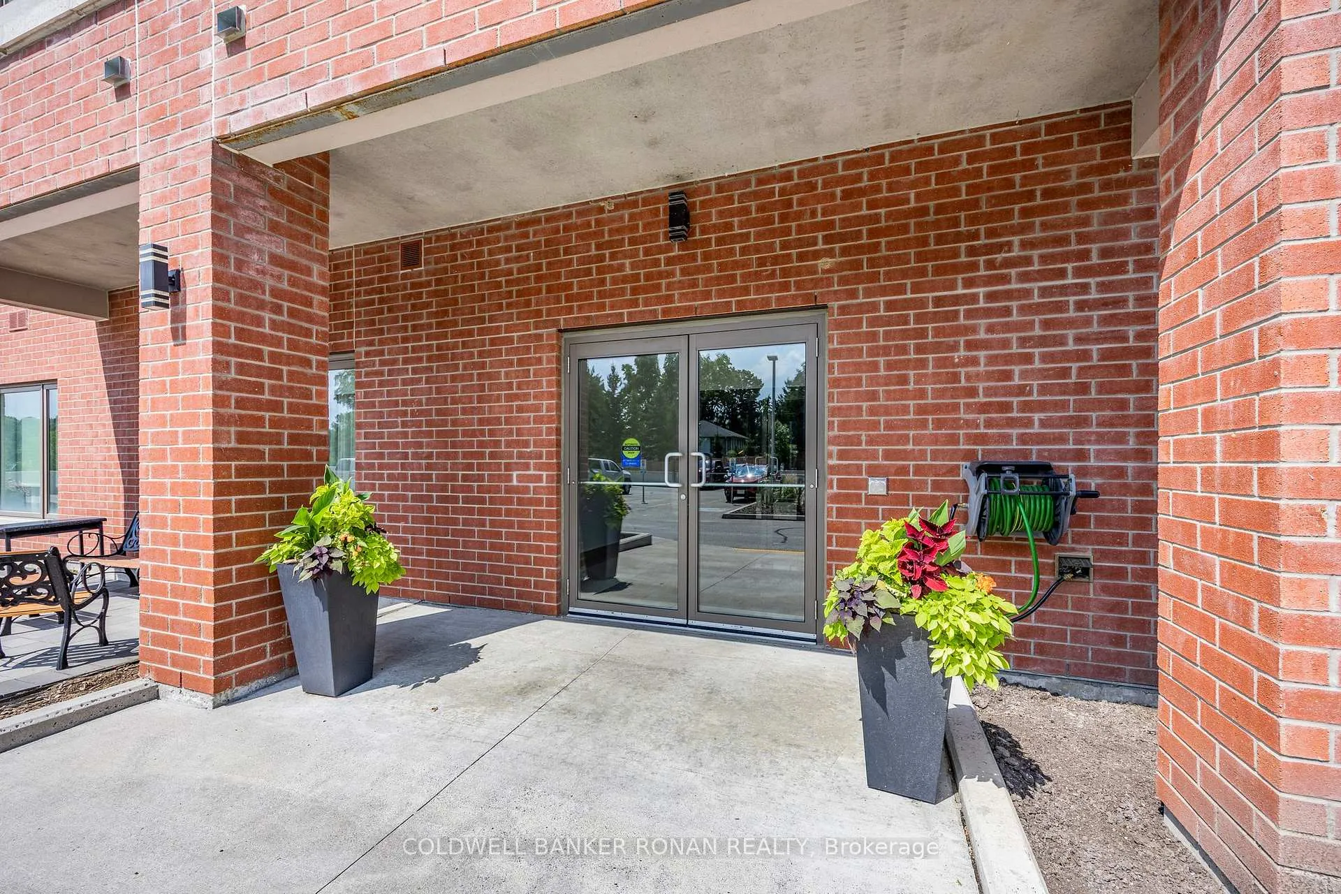 Photo 3 of Unit 609, 64 Queen Street S, New Tecumseth, Tottenham — HOMEH