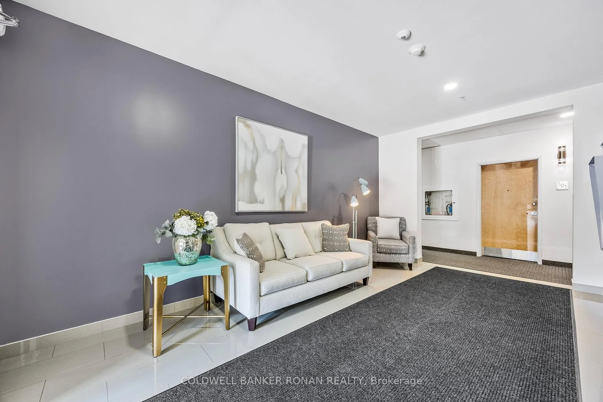 Photo 4 of Unit 609, 64 Queen Street S, New Tecumseth, Tottenham — HOMEH