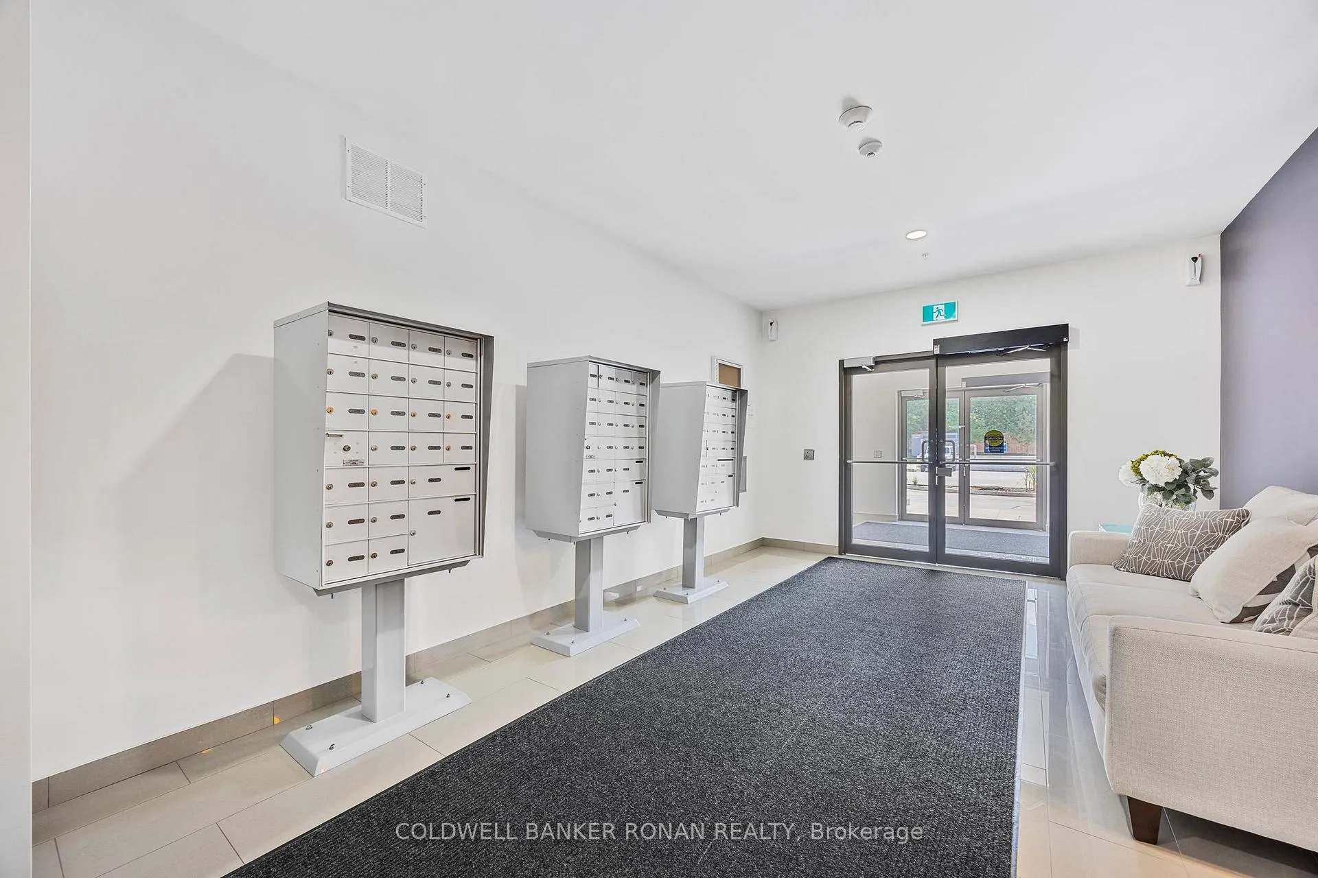 Photo 5 of Unit 609, 64 Queen Street S, New Tecumseth, Tottenham — HOMEH