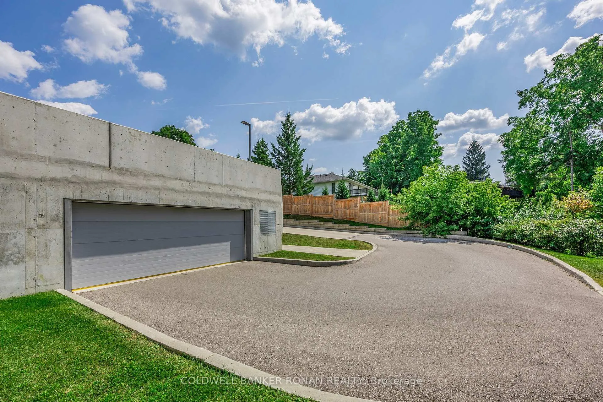 Photo 33 of Unit 609, 64 Queen Street S, New Tecumseth, Tottenham — HOMEH