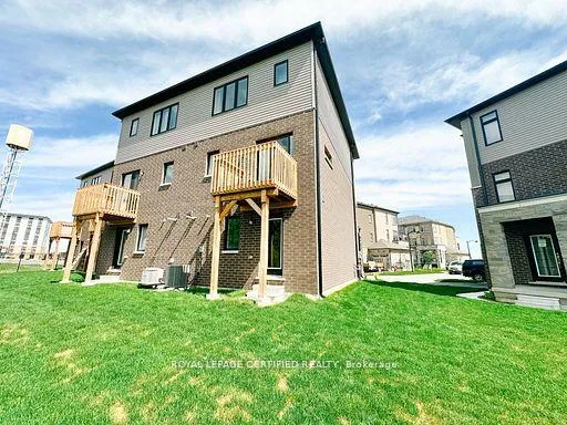 Photo 3 of 68 Fieldridge Crescent, Brampton, Sandringham-Wellington — HOMEH
