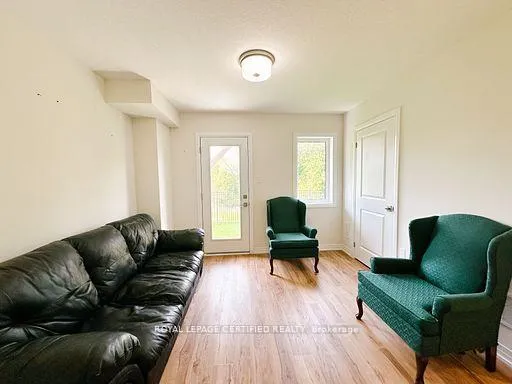 Photo 8 of 68 Fieldridge Crescent, Brampton, Sandringham-Wellington — HOMEH