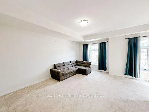 Photo 16 of 68 Fieldridge Crescent, Brampton, Sandringham-Wellington — HOMEH