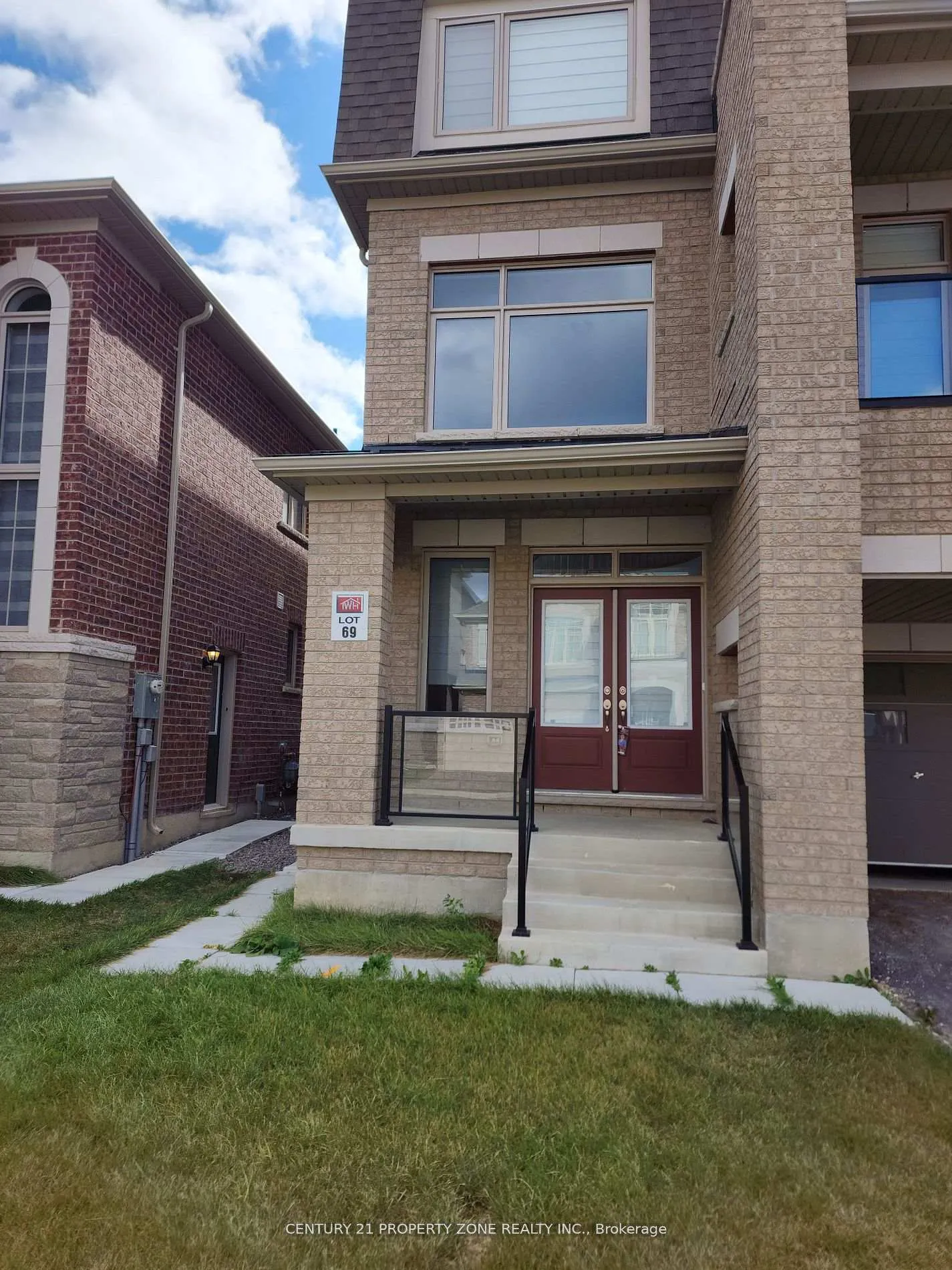 Photo 2 of 13 Junior Road, Brampton, Northwest Brampton — HOMEH
