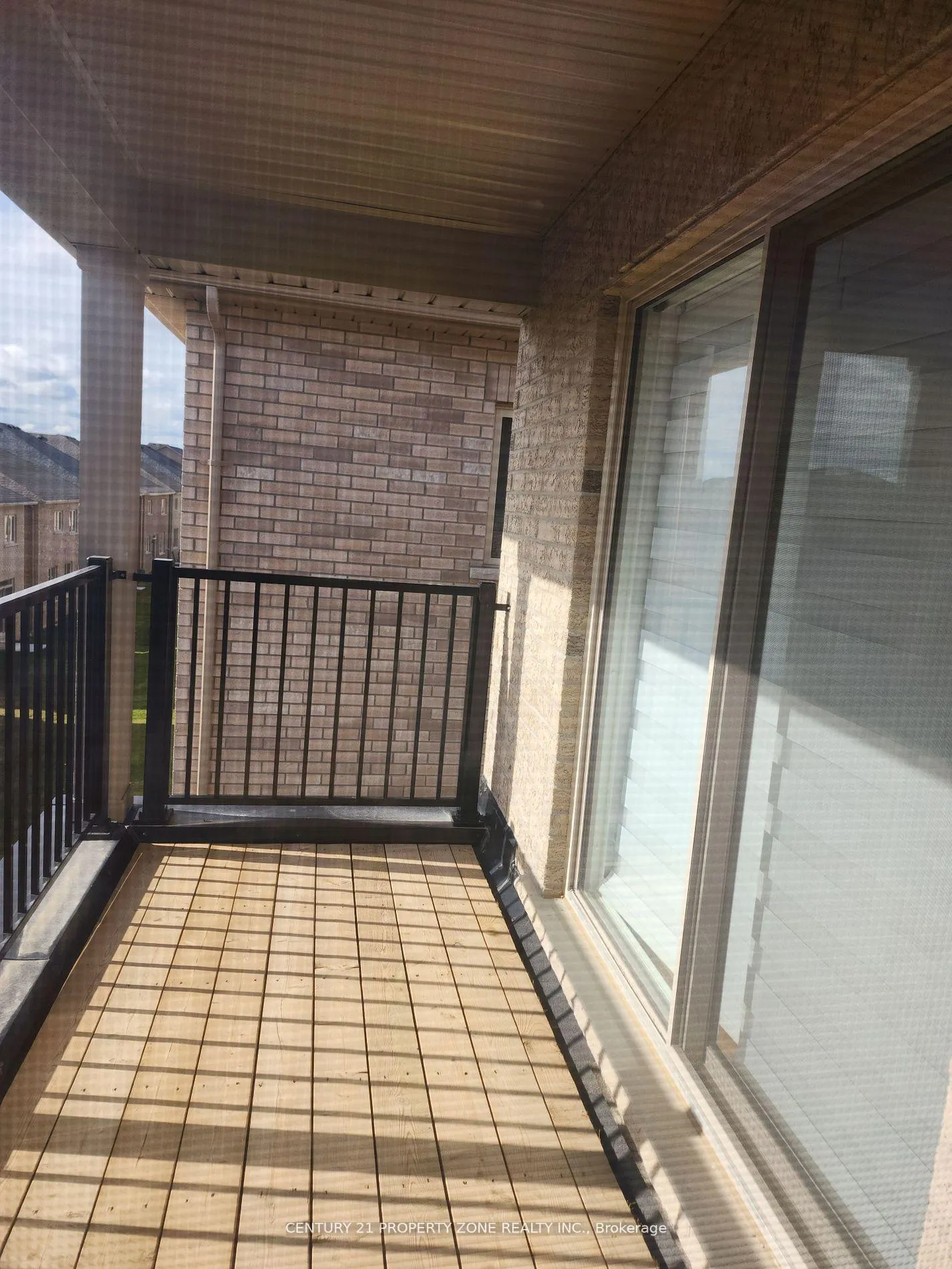 Photo 3 of 13 Junior Road, Brampton, Northwest Brampton — HOMEH